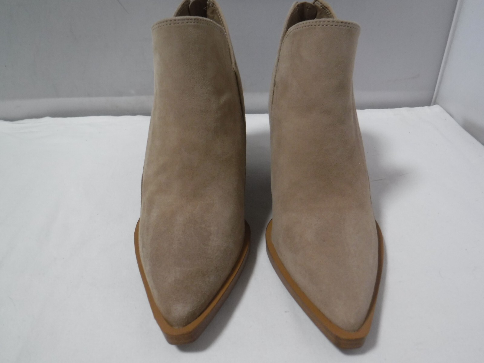 PM3 Women’s VINCE CAMUTO Gradina Brazil Pointed Toe Chunky Wood Heel Bootie 6.5