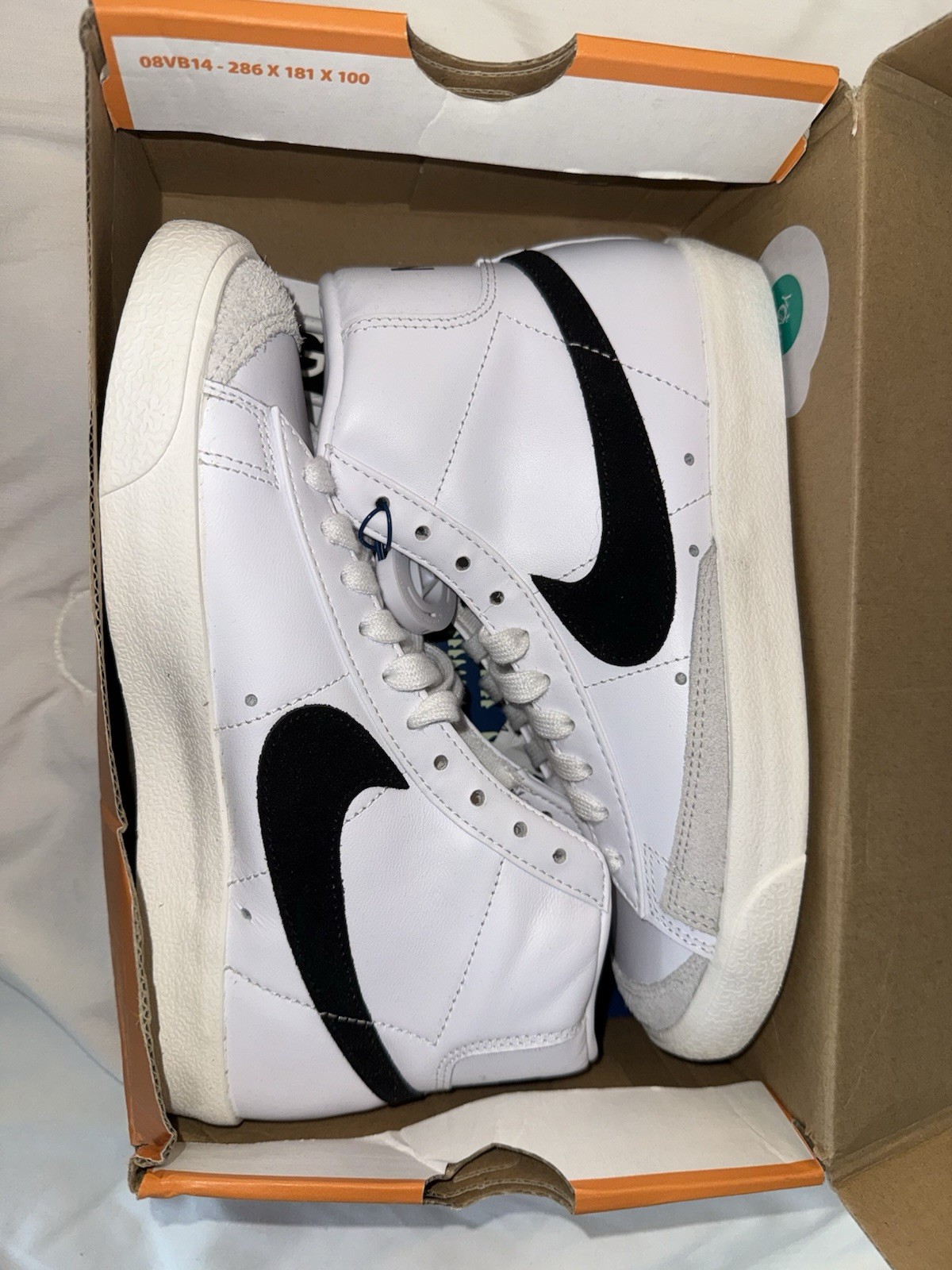 Nike Blazer Mid ’77 Vintage Mid Top Leather Sneakers White Black CZ1055-100