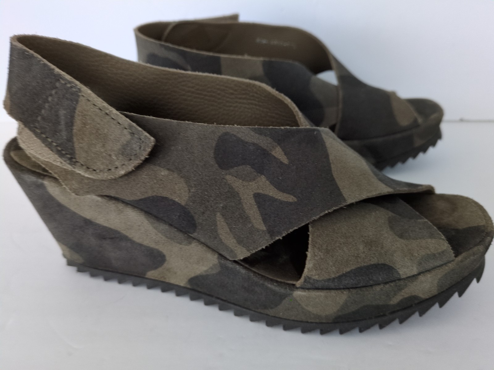 PEDRO GARCIA Federica Camo Platform Wedge Sandal SUEDE size 37.5 (KS5)