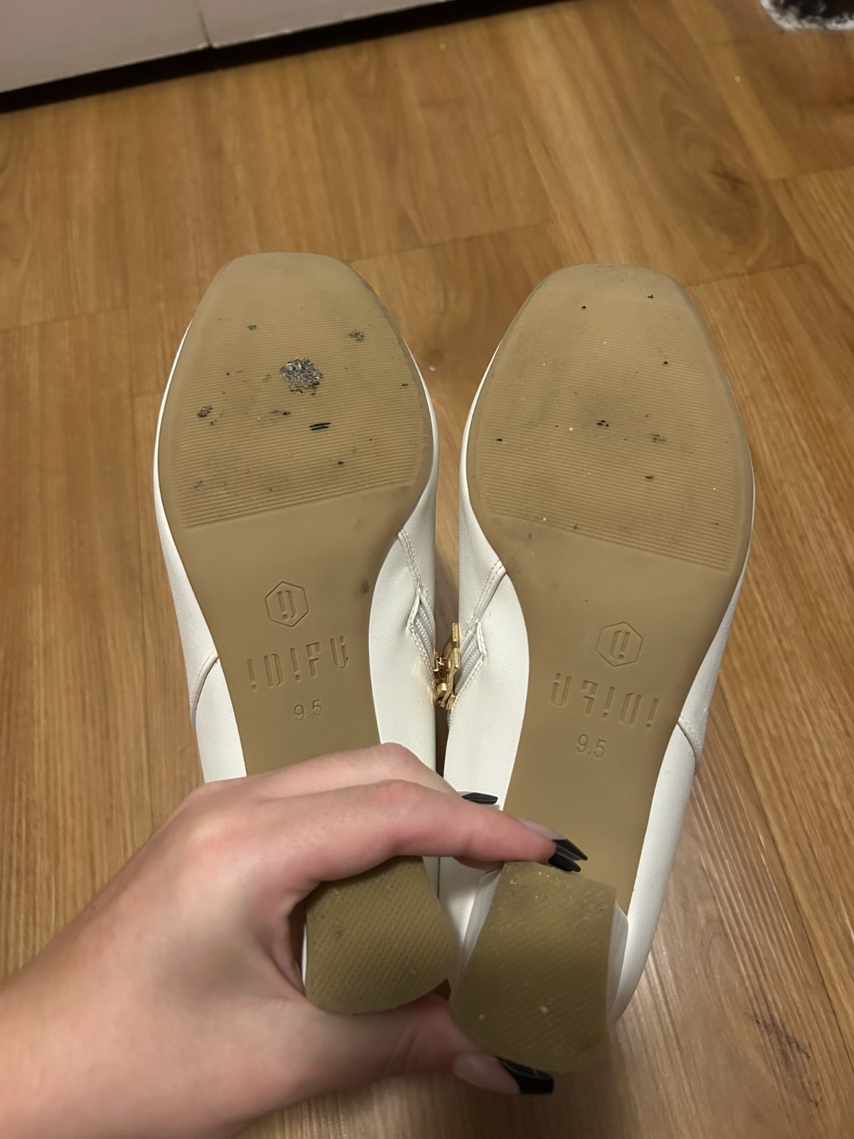 Womens White Faux Leather Ankle Boots Size 9.5 BARELY WORN