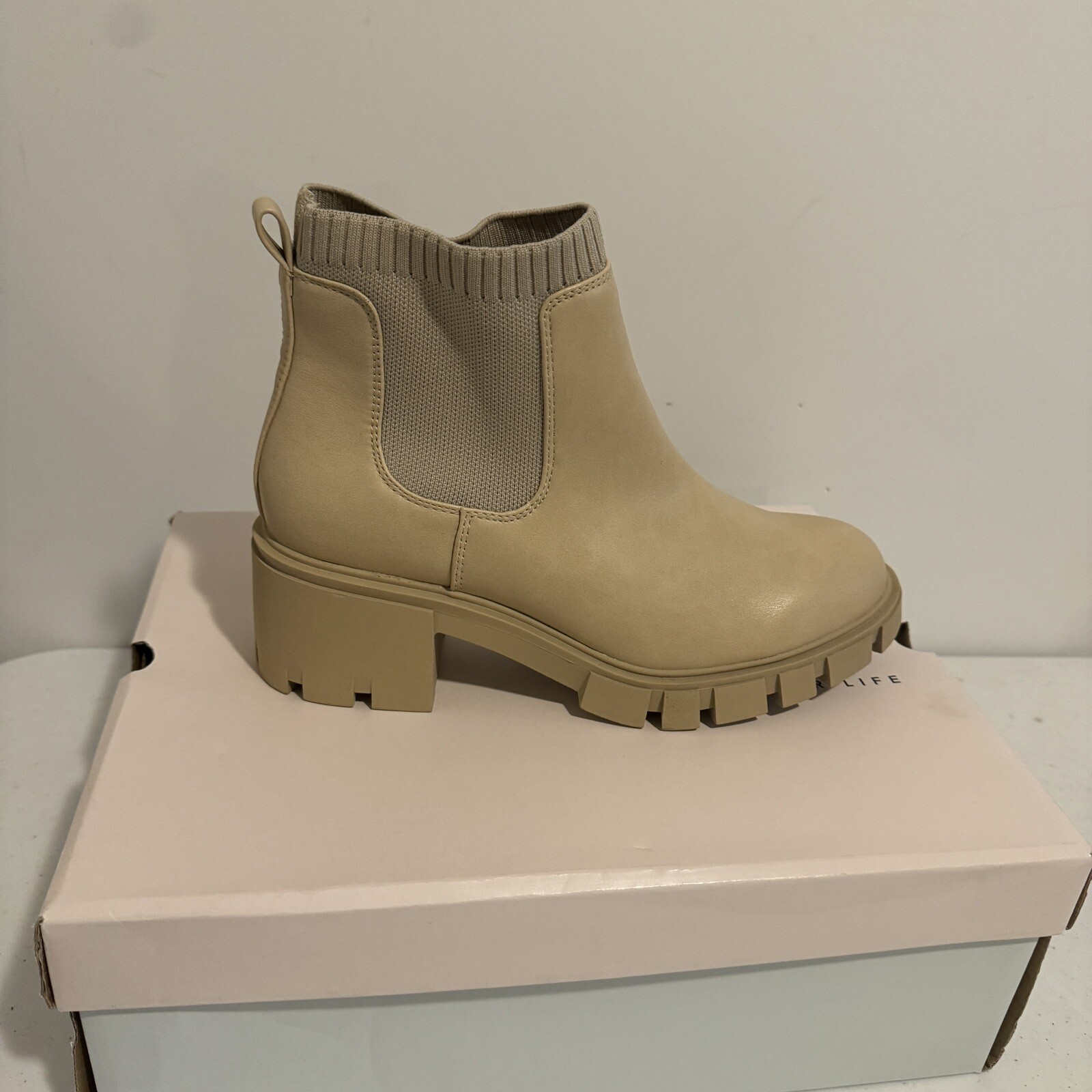So Goods For Life Sugi Tan Boots Womens Size 9.5 Memory Foam Winter Fall Casual