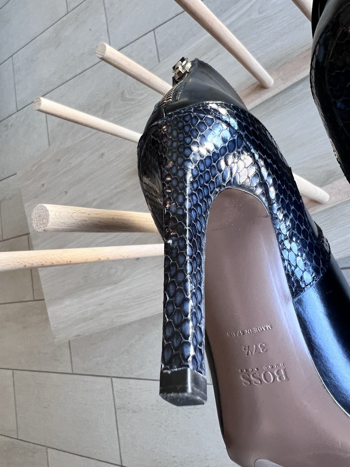 Boss Hugo Boss Midnight Navy Snakeskin Embossed Ankle Boots EU 37.5 US 7.5