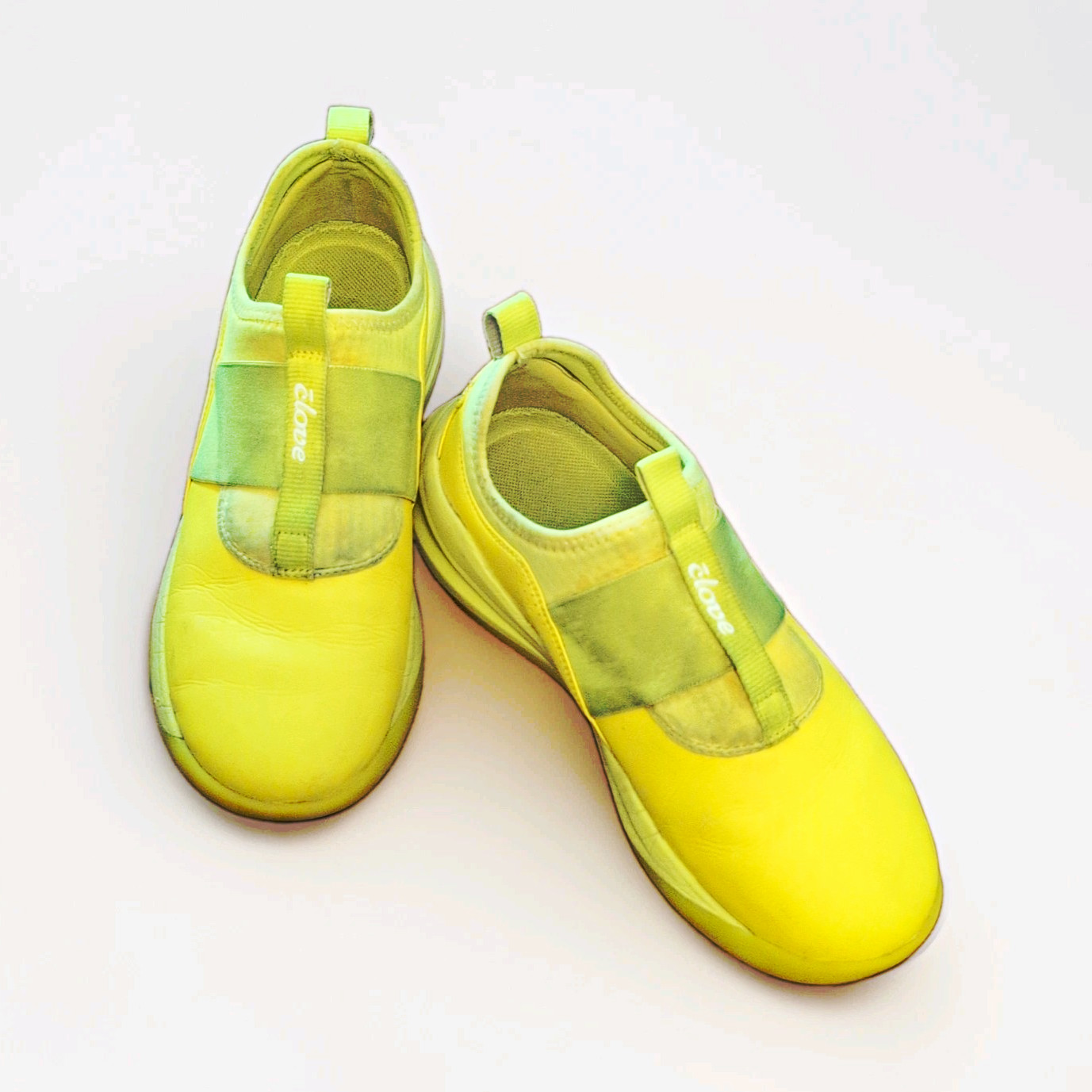 Clove Women’s Solo athletic Sneakers, Neon Yellow Size 8