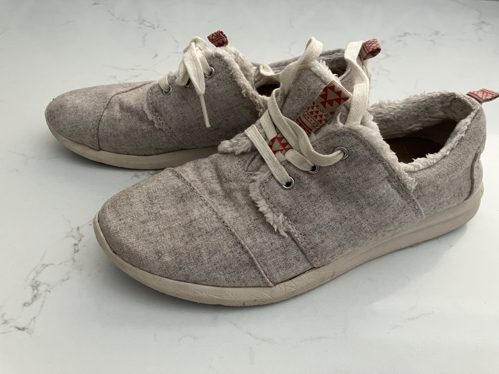 Women’s 7 Sneakers TOMS Del Rey w/shearling Oatmeal canvas outer