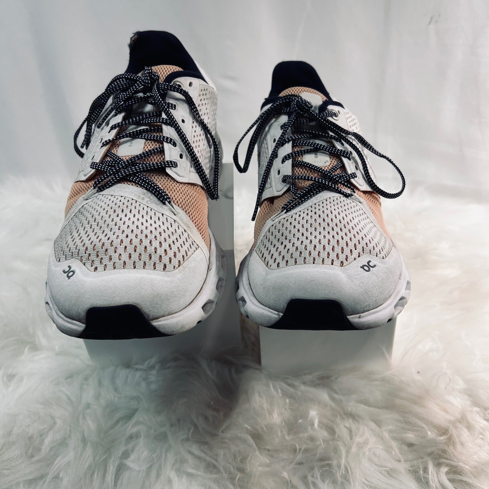 On Cloud Cloudflyer Womens Running Shoes White Sand Navy 29.99771 Size 9
