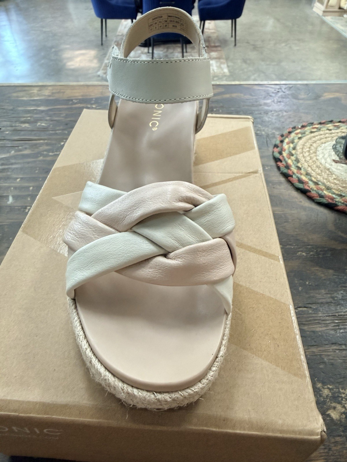 Vionic Women’s Saratoga Camel/cream Wedge Sandals 10W