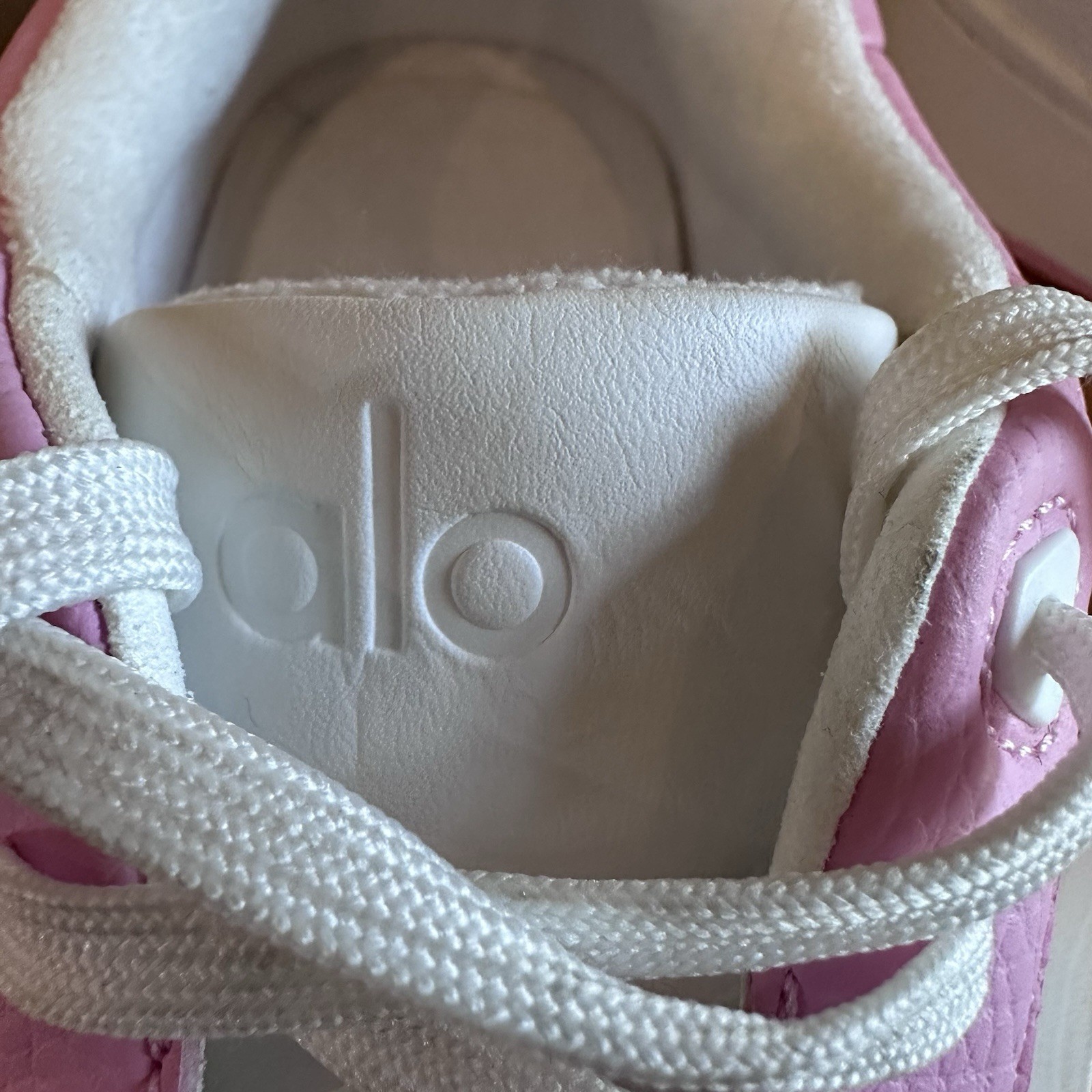 Alo Recovery Mode Leather Sneakers Pink White Women’s 10 Men’s 8.5 EU 41.5