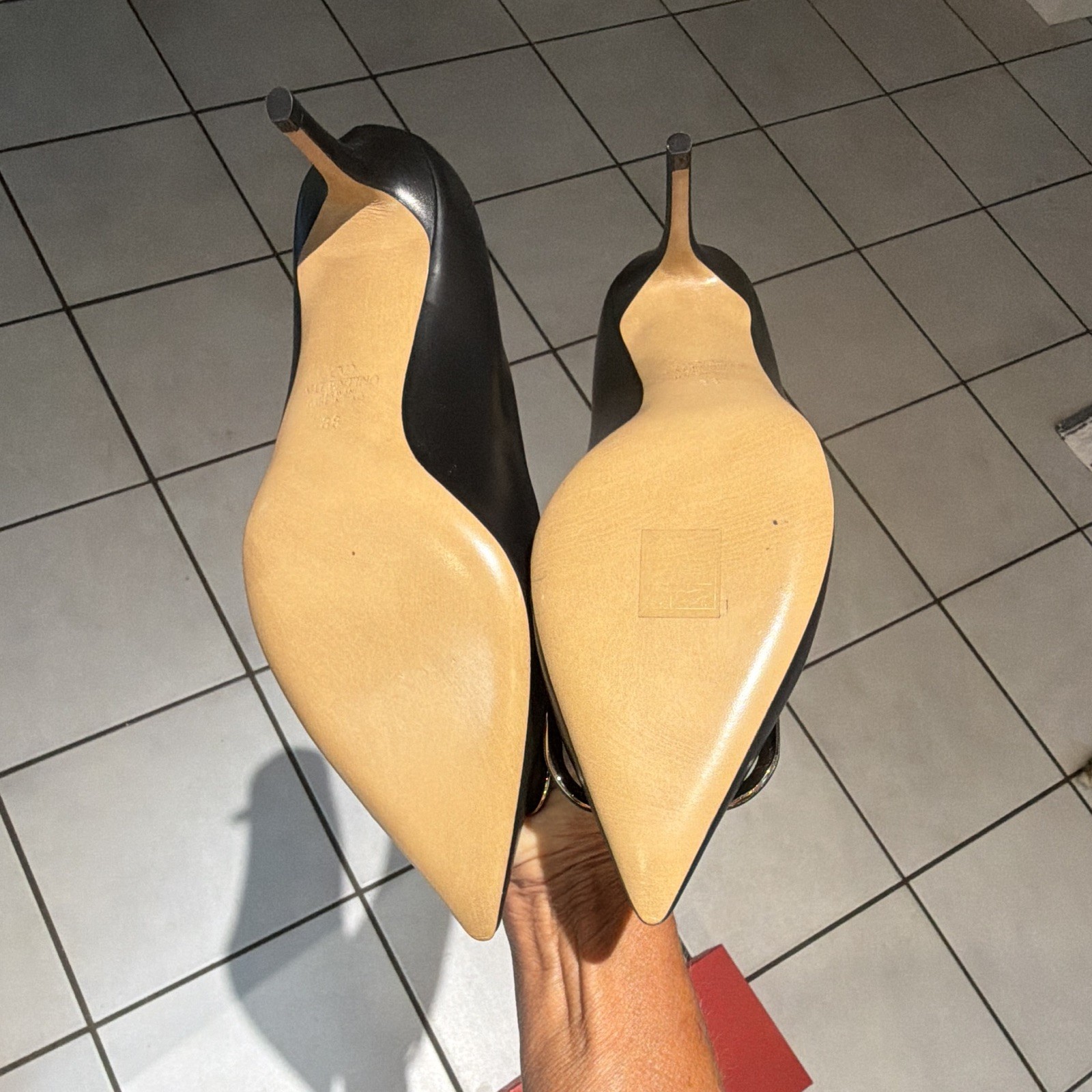 Valentino Garavani Black Leather VLogo Signature Pointed Toe Pumps – Size 38 7.5
