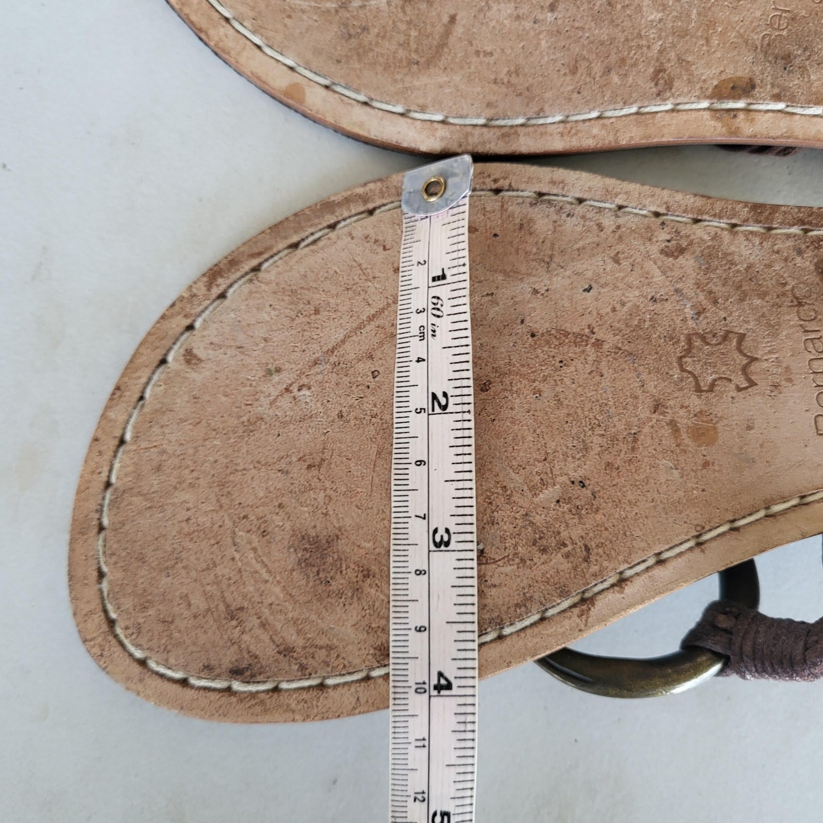 Vintage Bernardo Sandals Womens Size 9 Brown Leather Thong Medallion Slip On