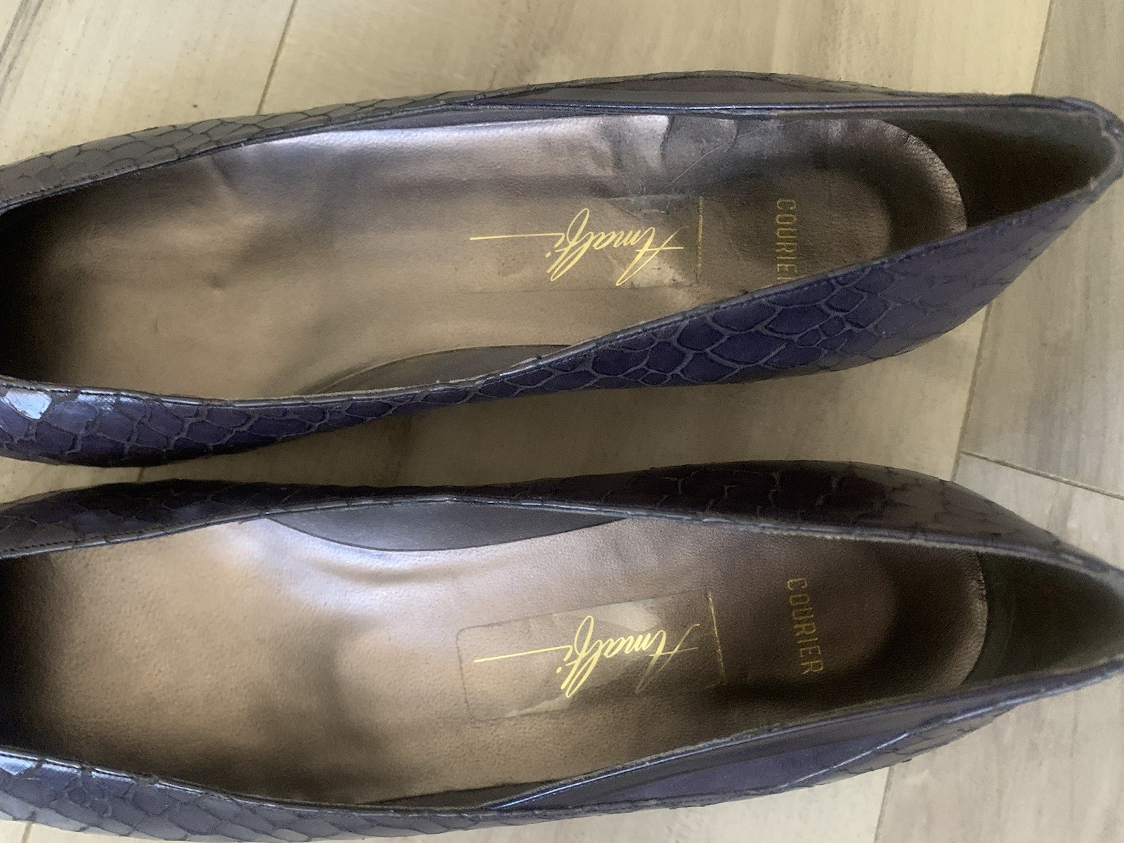 Amalfi Italian Leather Snakeskin Deep Purple Pumps Low Heel Women’s 8 AAA