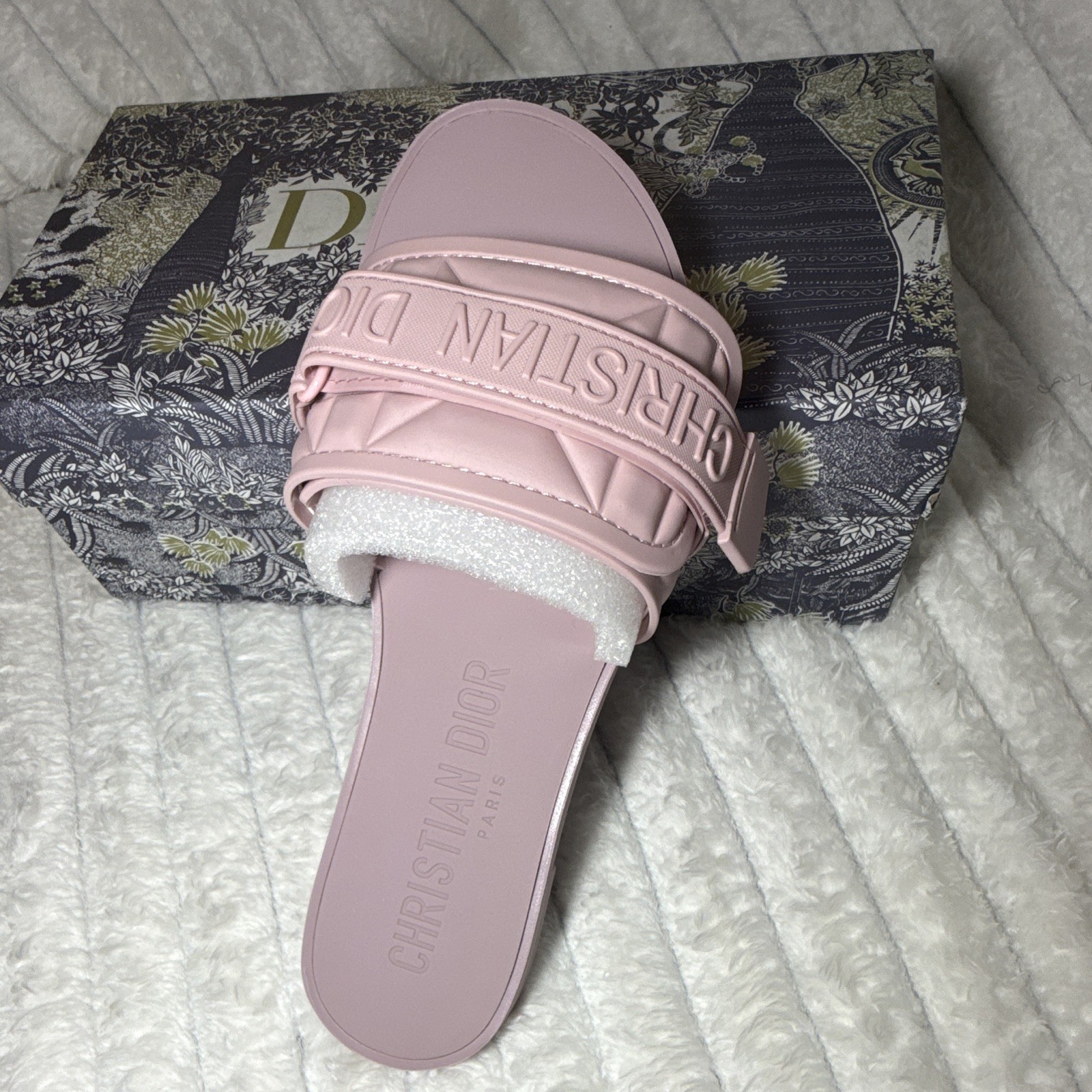 Christian Dior Women’s Pink Leather Logo Slide Sandals Buckle Closure US 9 NIB