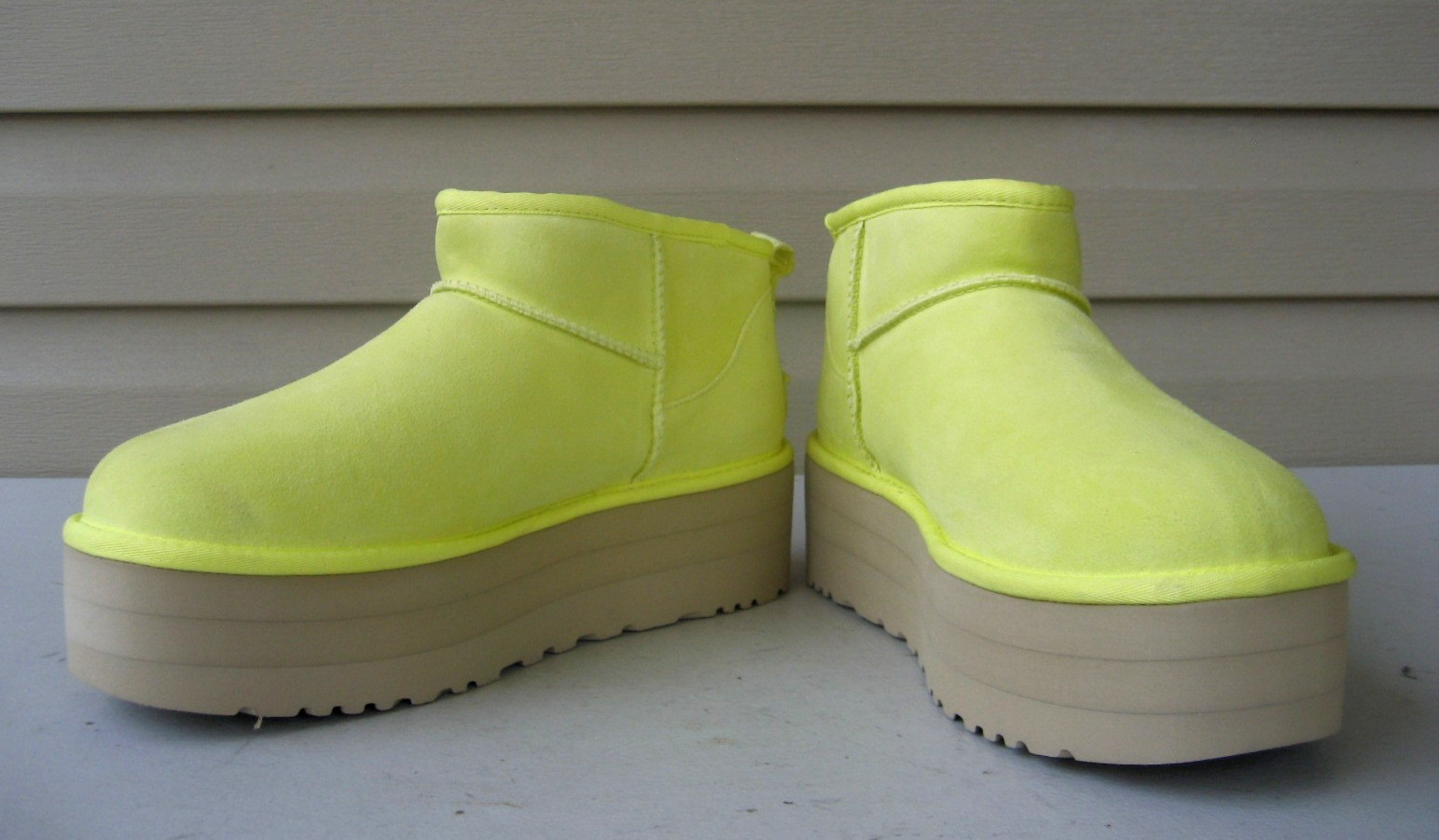 UGG Women’s Classic Ultra Mini Platform Yellow Boots Size 12 1135092 NEW $169