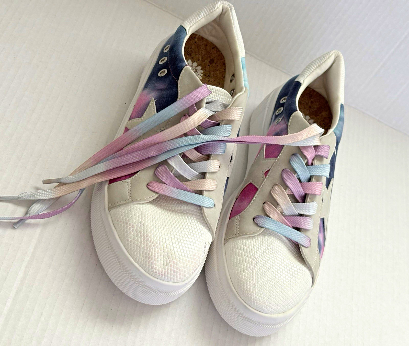 Yellowbox Tie-Dye Star Lace-Up Comfort Sneakers Women’s US 8.5 White/Blue/Pink