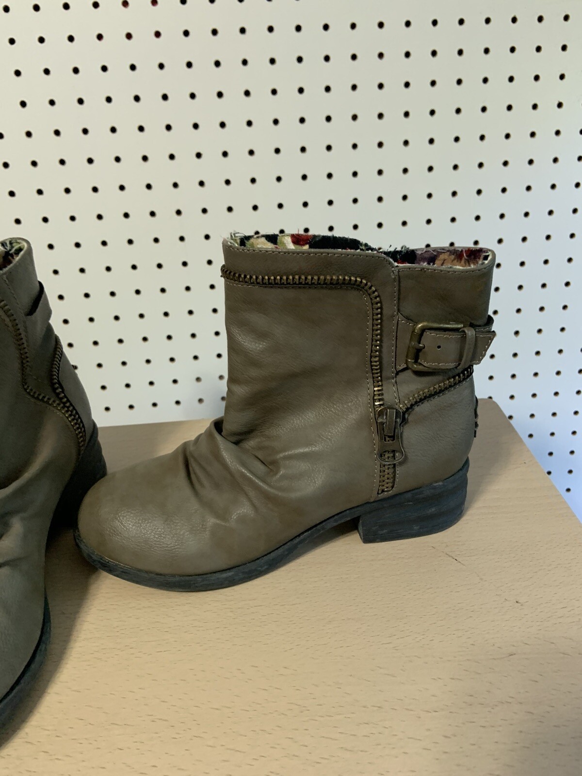 Womens Rocket Dog ankle Boots ~ brownish gray ~ size 7M