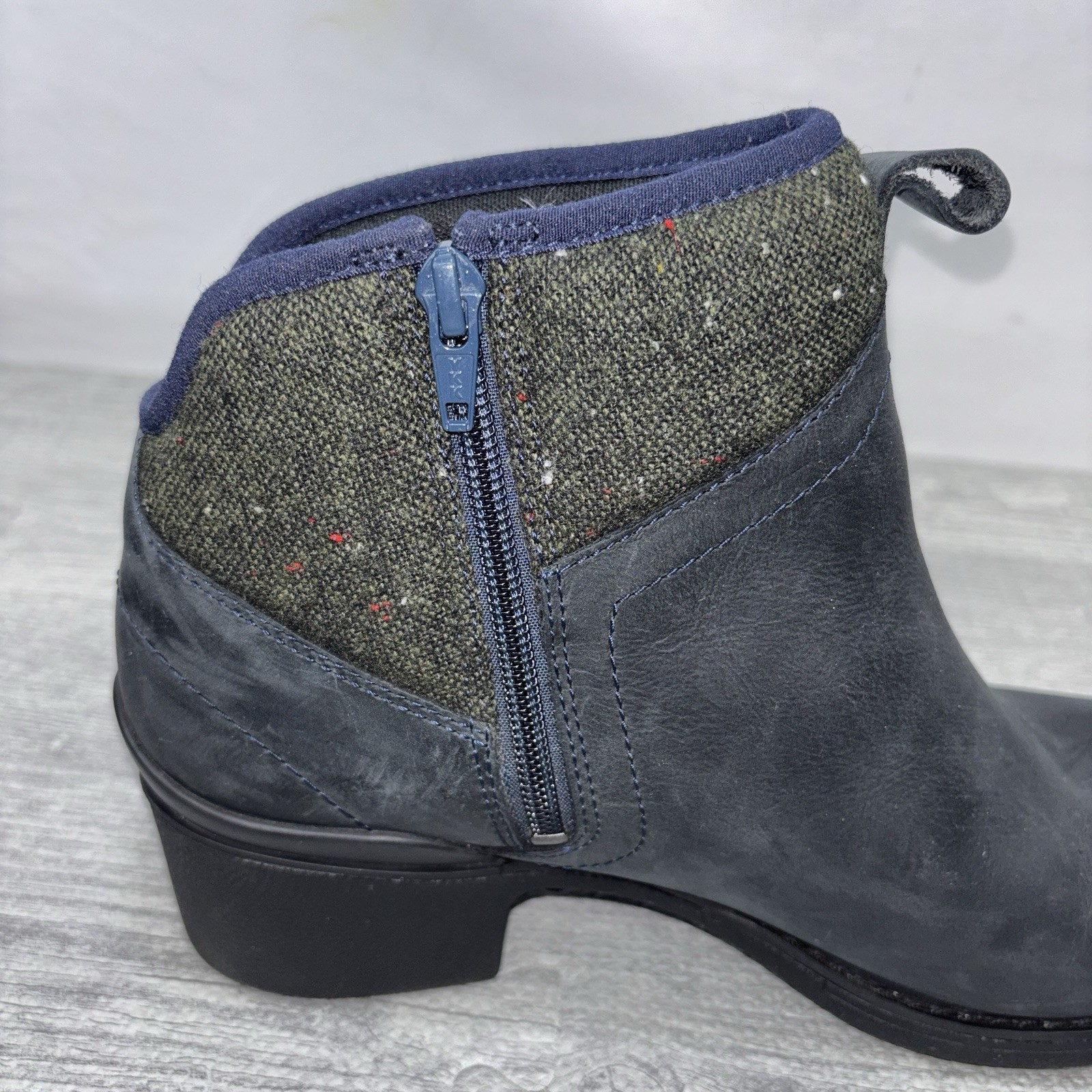 Merrell Chateau II Boots Womens Size 11 Gray Nubuk Mid Waterproof J00924