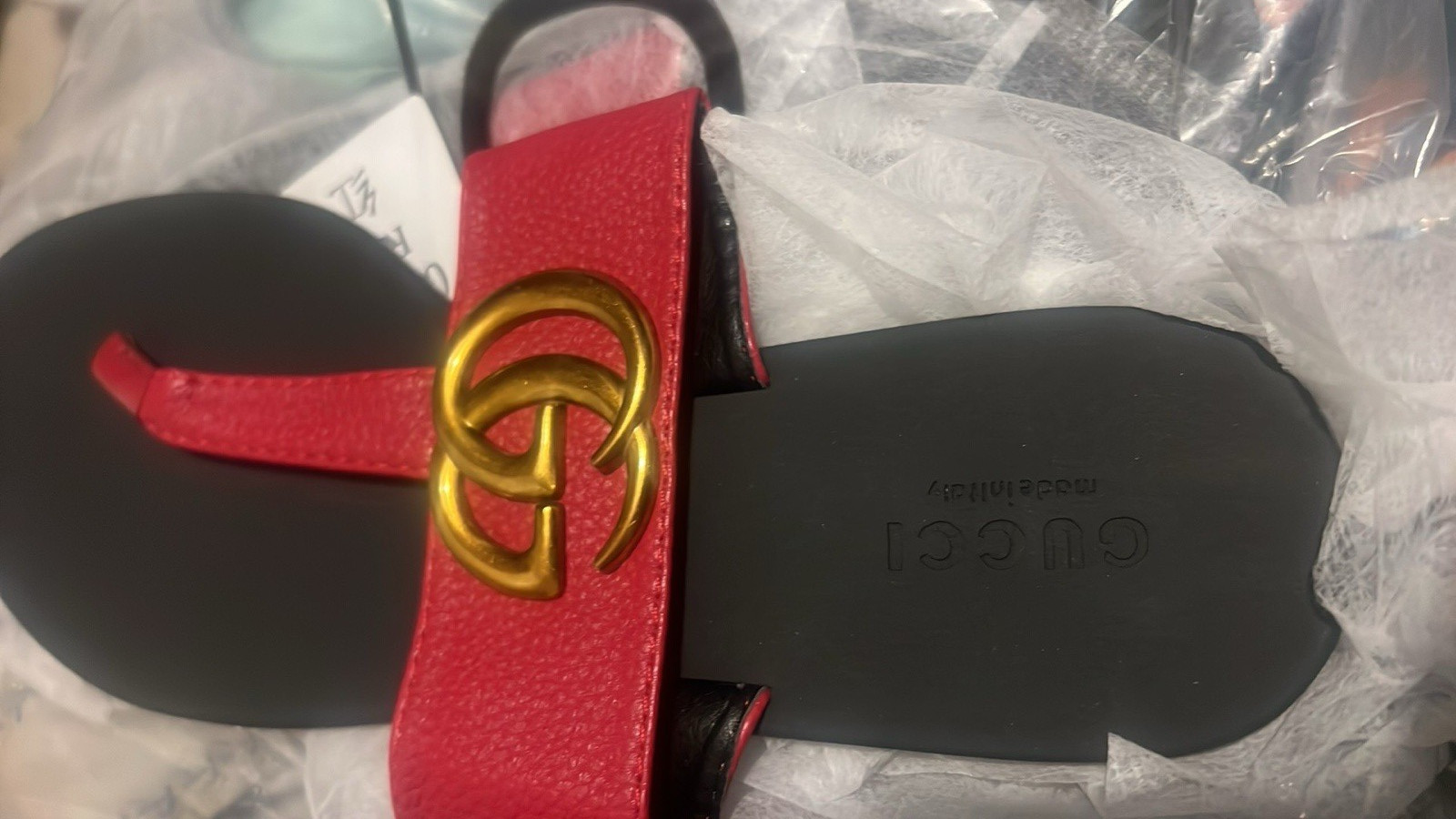 Gucci Women’s Leather Thong Sandals Red/Black/Gold Double G Logo US 8
