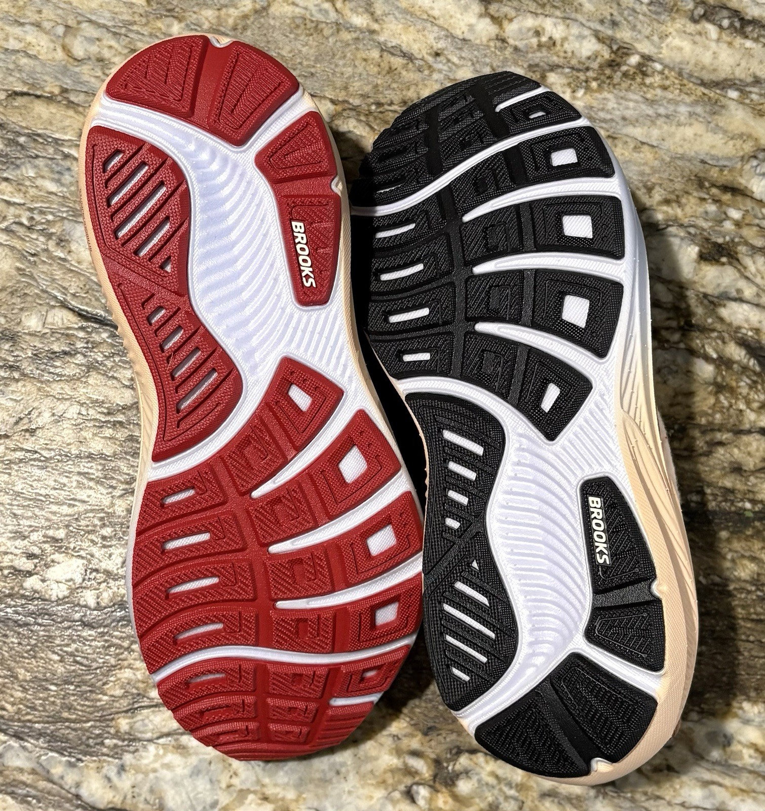 runDisney x Brooks Ghost 17 Chip n’ Dale – Size 7W – SHIPS ASAP – NEW IN BOX