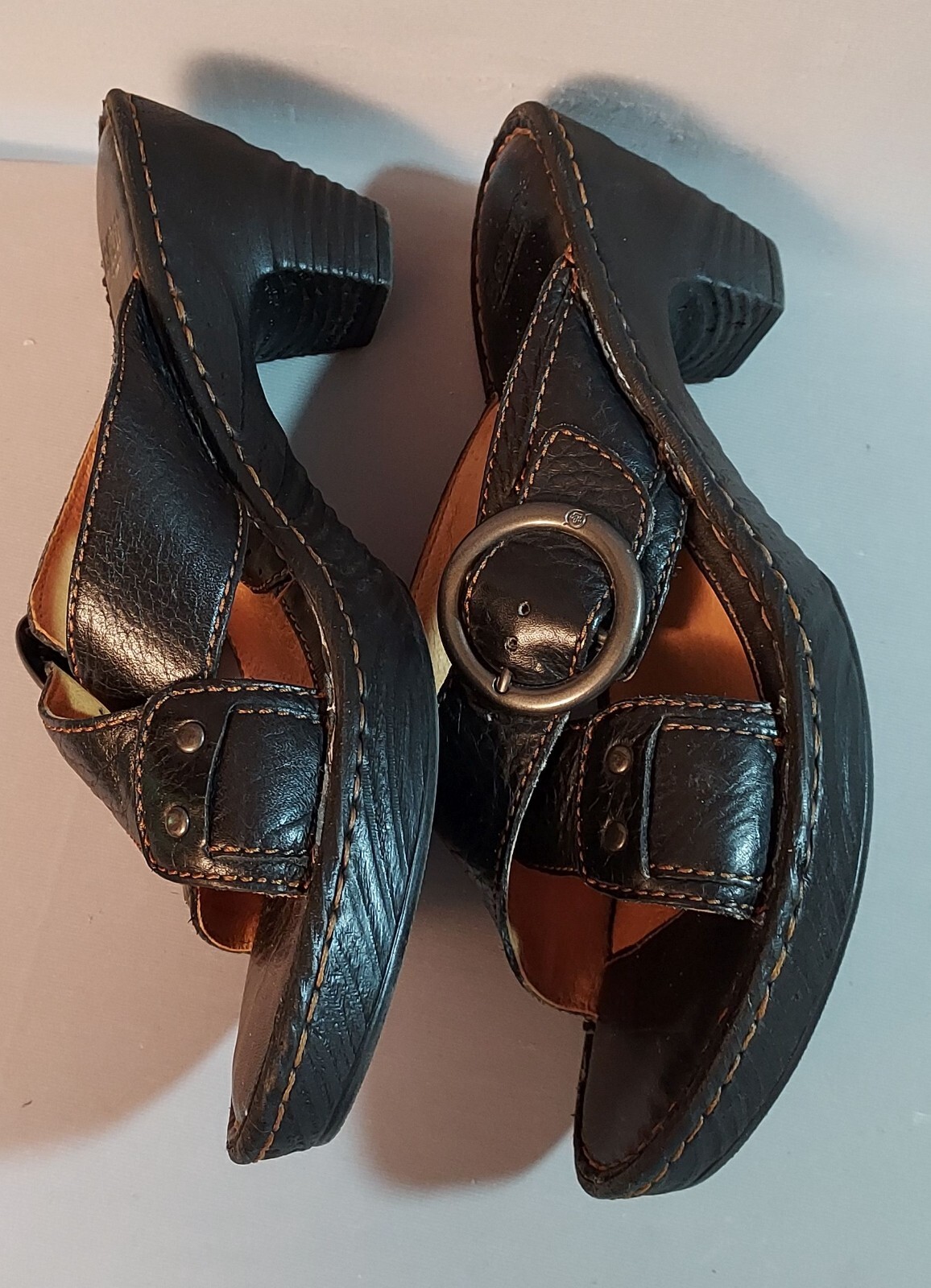 Born – ladies brown leather buckle sandals open back – 2.75 in heels – size 9