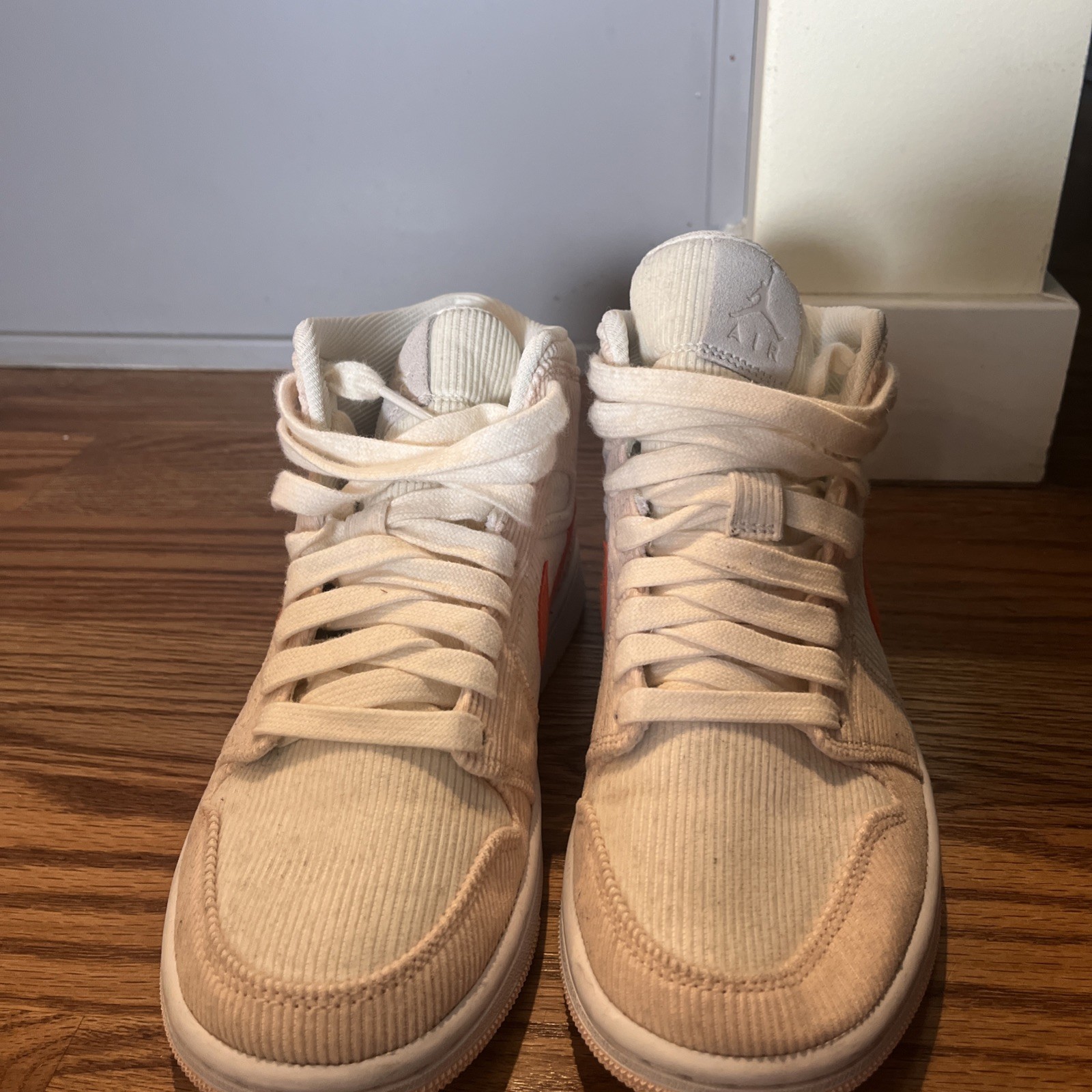Nike Air Jordan 1 Mid SE Corduroy Sail Orange Quartz Size 7 Women’s