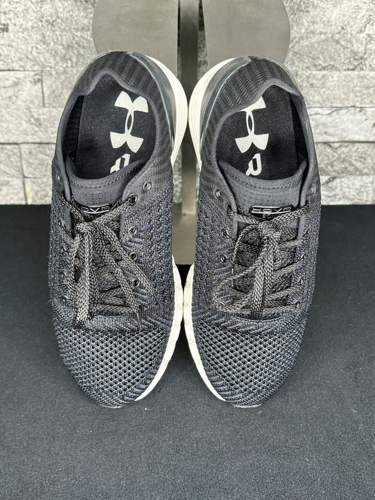 Under Armour HOVR Sonic CT 1.1 Running Shoes – WMNS8.5