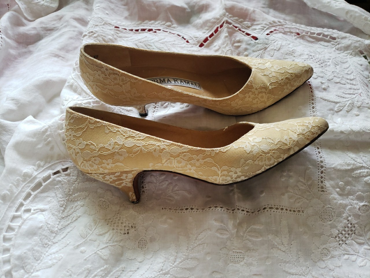 Vintage Norma Kamali Low Heel Pump, Light Yellow, Lace Covered, Sz 6 1/2 Women’s