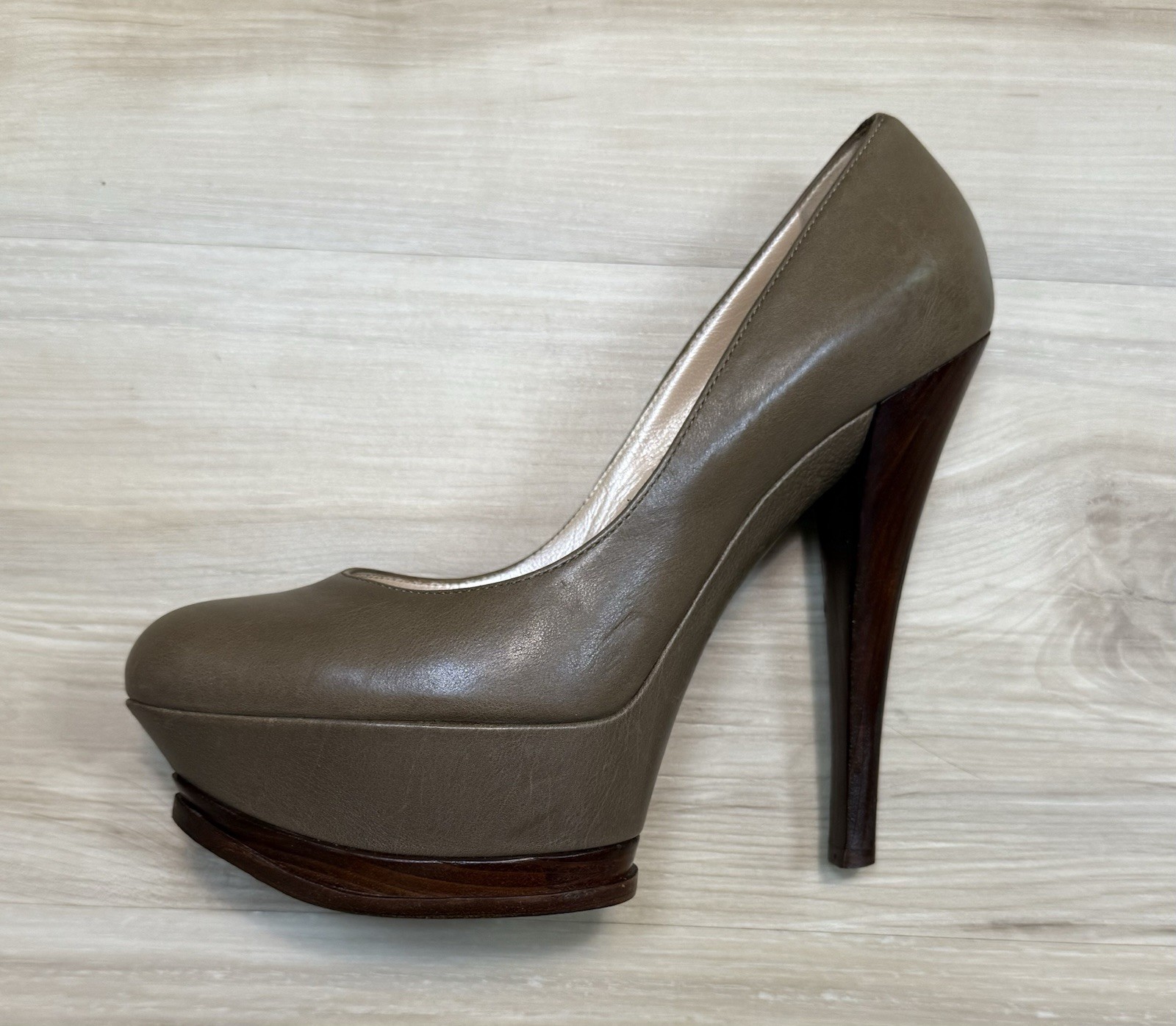 Casadei Women’s Pumps Leather Platform Olive Grey 5.25 heels/ 1.75 front Size 7
