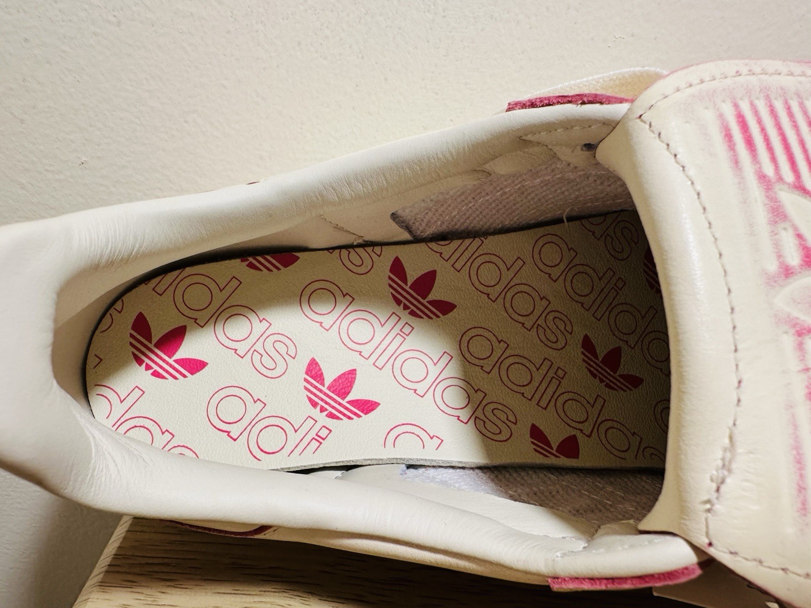 Adidas Originals Samba LT women’s athletic shoes cream pink JR5998 NWOB size 8.5