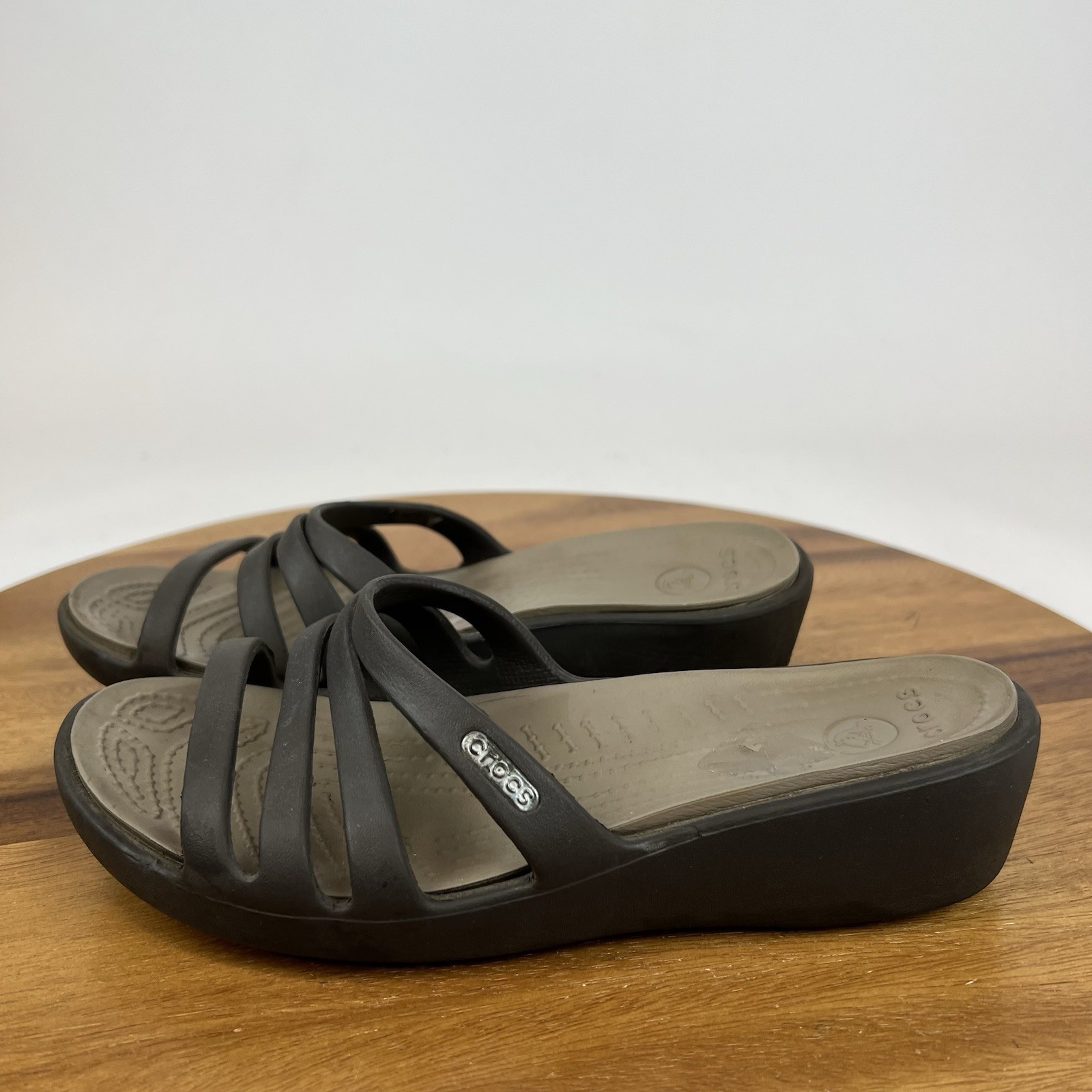 Womens Crocs Rhonda Brown Slip On Comfort Mini Wedge Slides Sandals Size 6 M GUC