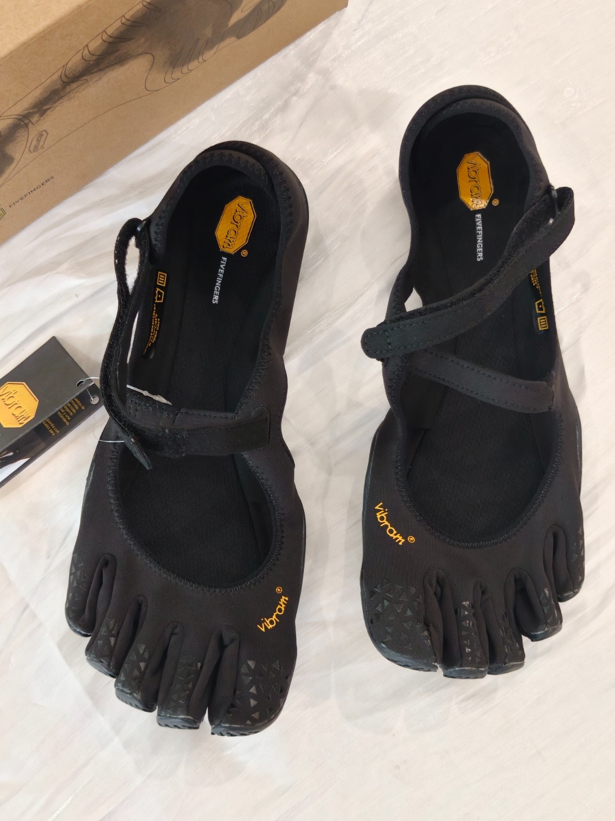 Vibram FiveFingers Women’s V-Soul Black Barefoot Trainer – Non-Slip Gym Sneaker