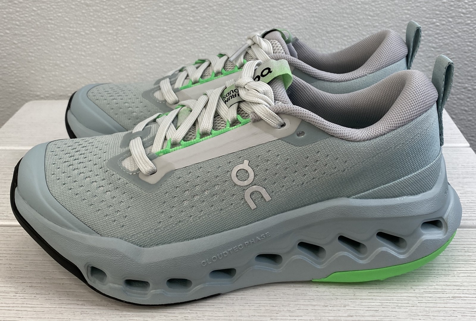 On Cloudsurfer Trail 2 Women’s 6.5 Chalk/Gardenia Max Cushioned Running Sneakers