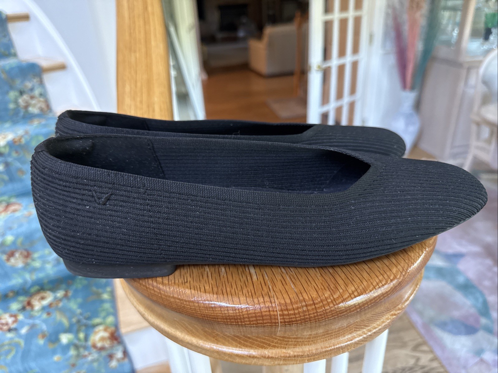 Vivaia Margot 2.0 Square Toe Flats Womens 11 EU 43 Black V-Cut Comfort Ret. $129