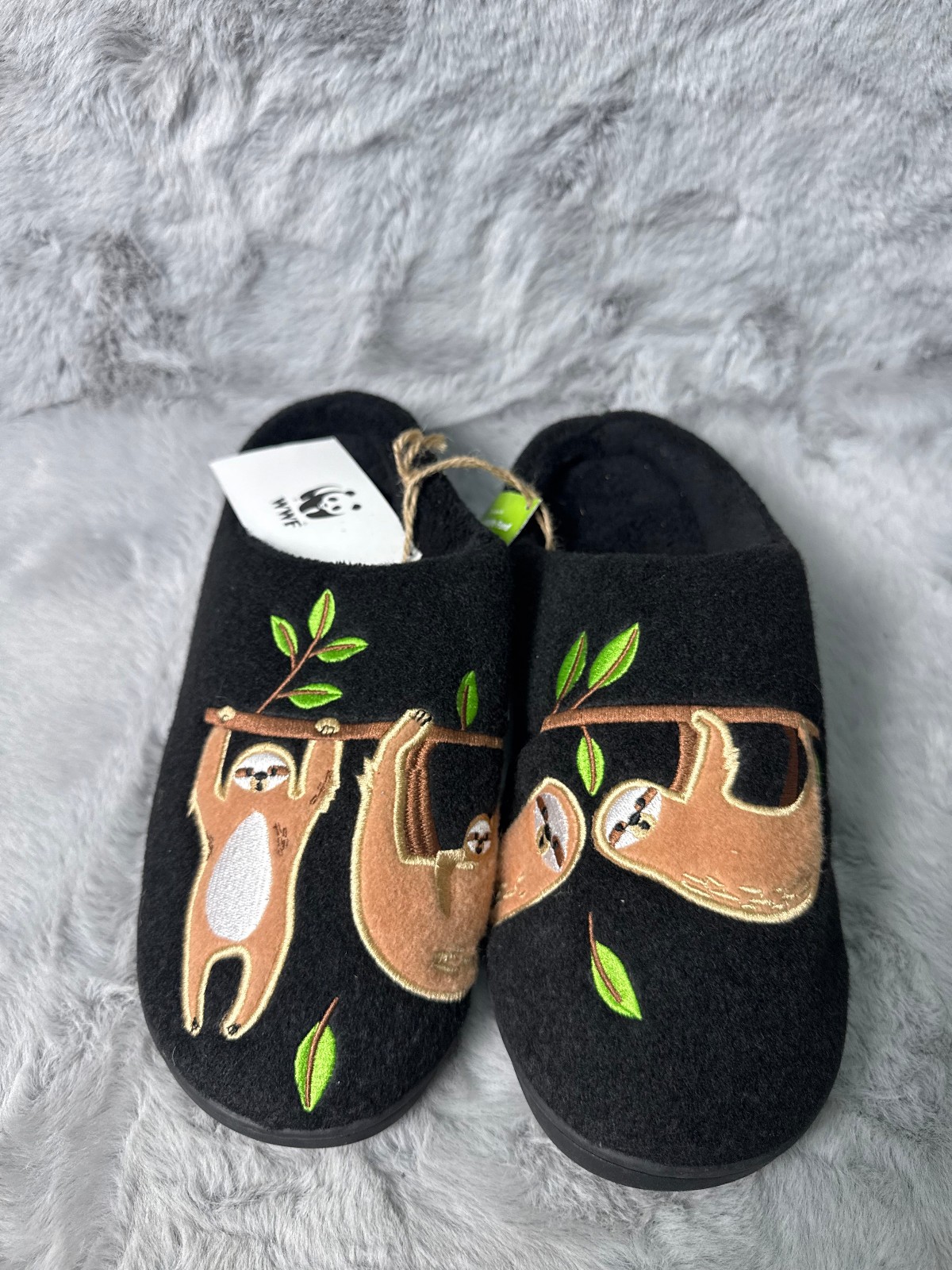 World Wildlife Foundation Sloth Slippers Mens 9/10 Womans 11/12 Black