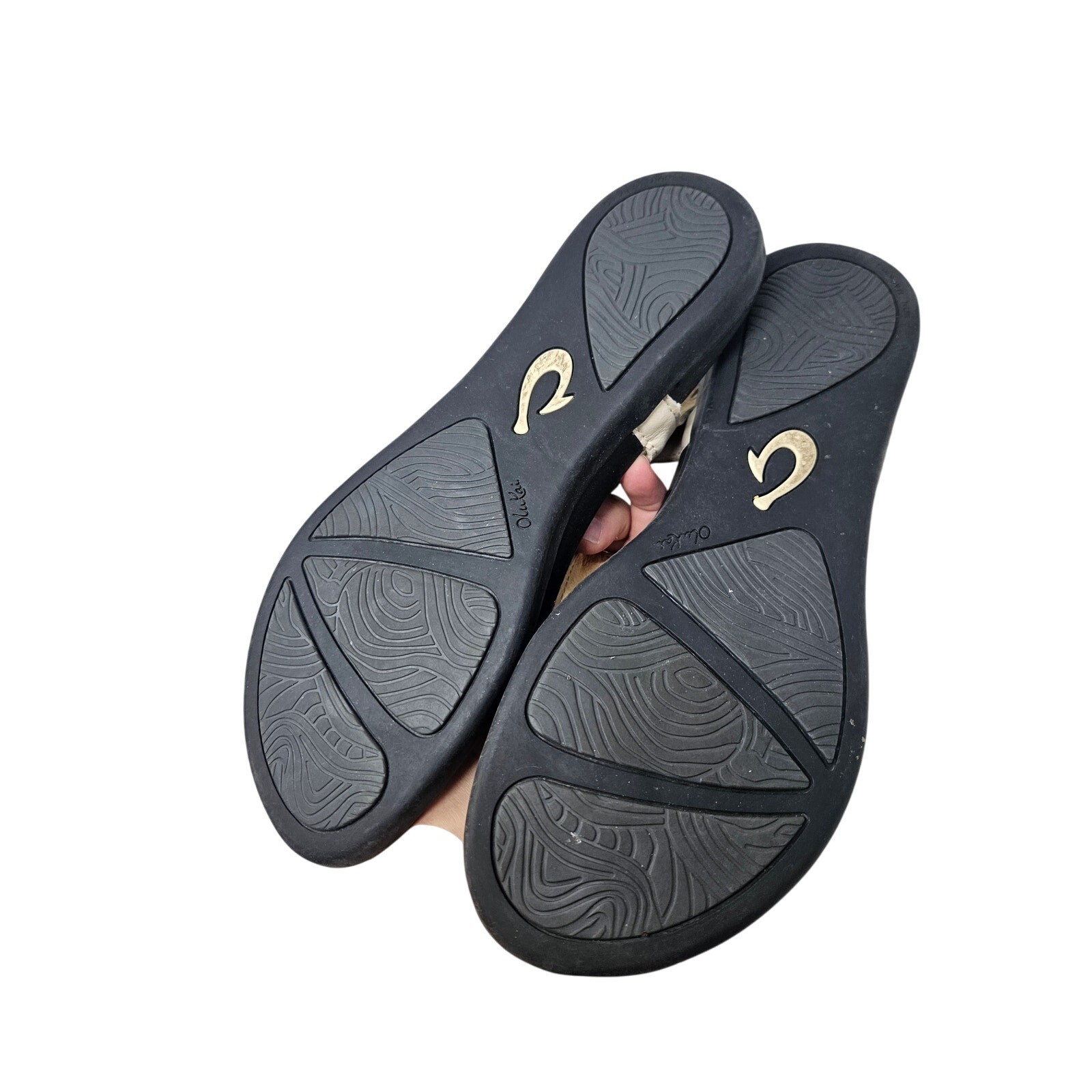 OLUKAI Eheu Sandals 10 White T Strap Comfort Gorpcore Casual Beach Pool Outdoor