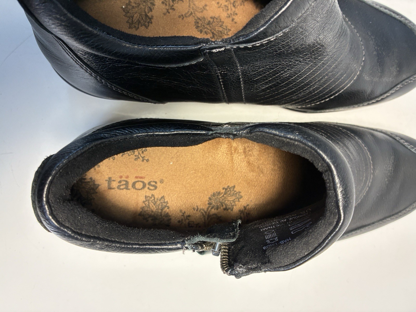 Taos Women’s Habit (HAB-13939) Leather Bootie Black Size 9 W Ankle Logo Zipper