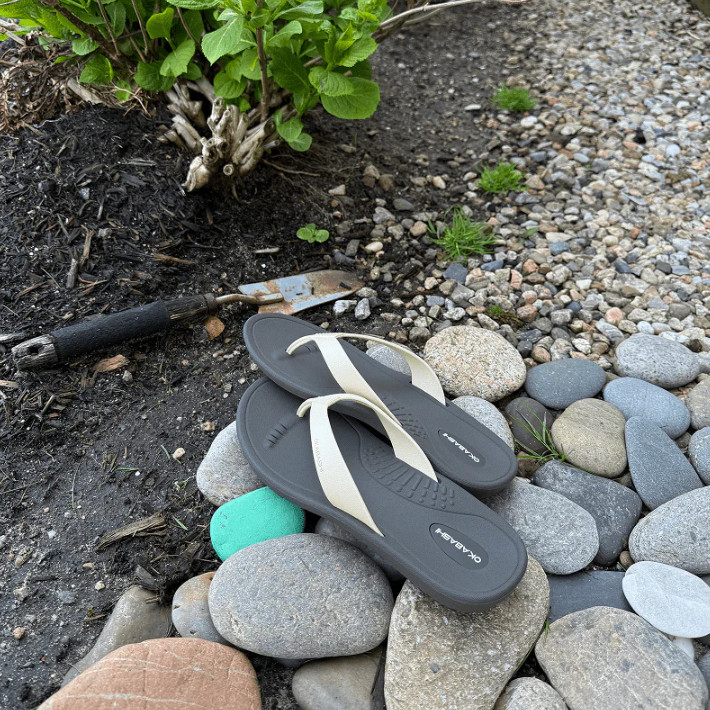 NEW Okabashi Breeze Women’s Flip Flops Toffee Black Comfort Arch Support Sandals