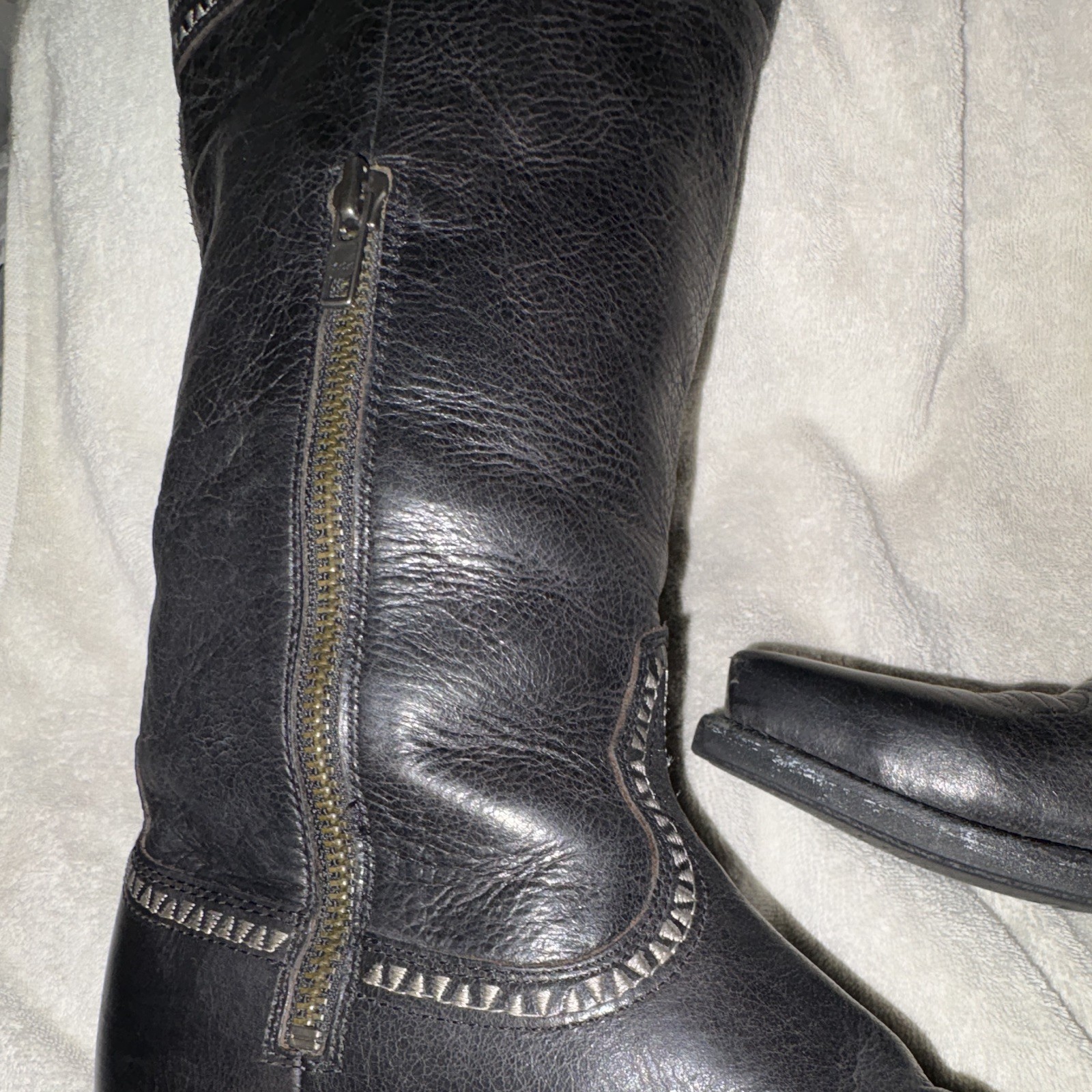 Ariat Women’s Black Leather Knee High Western Boots Zip Pointed Toe 8.5B