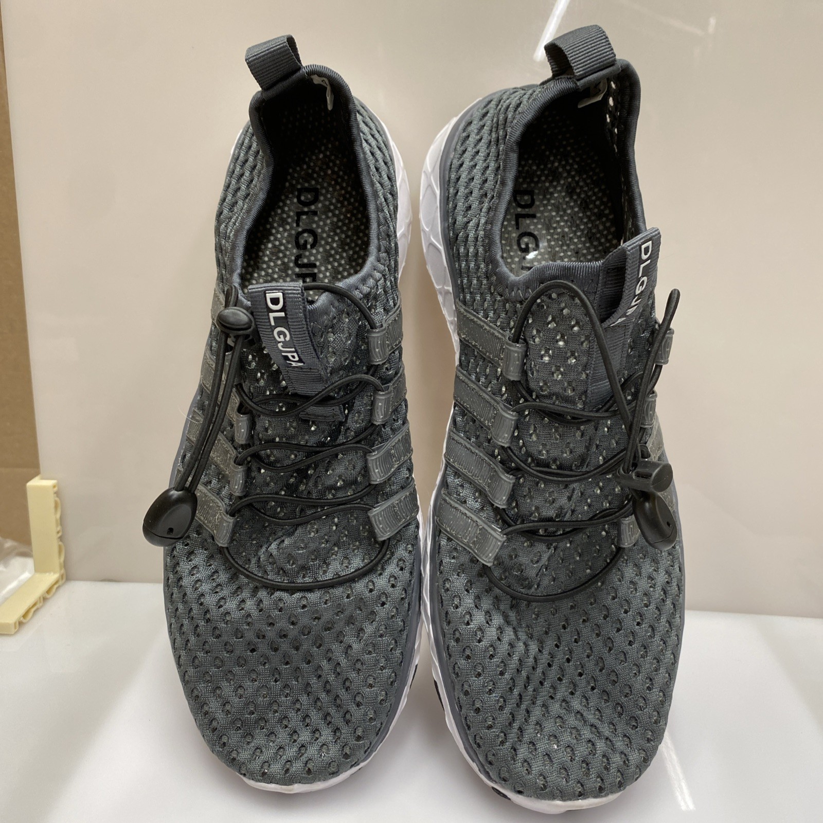 DLGJPA Women’s Lightweight Quick Drying Water Shoes for Beach Water Sports Sz 41