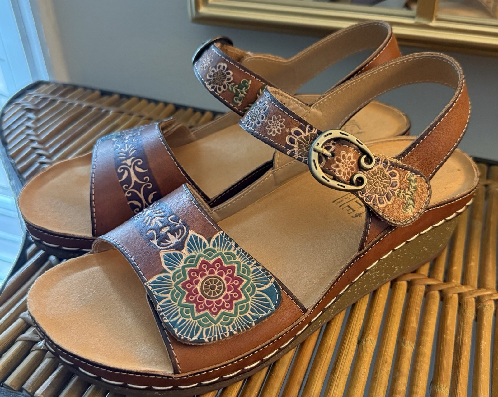 WOMEN’S L’Artiste Spring Step CAMEL Leather Wedge Sandals Roshni SIZE 39 US 8.5