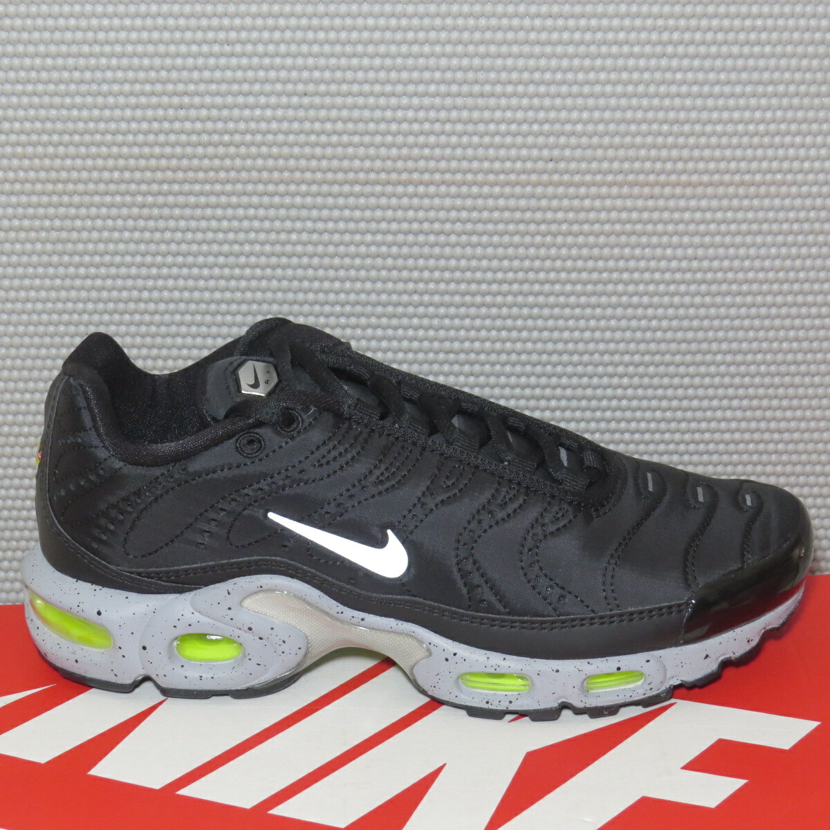 Nike Air Max Plus Premium Black Matte 815994-003 Size Mens 6 – Womens 7.5 NIB