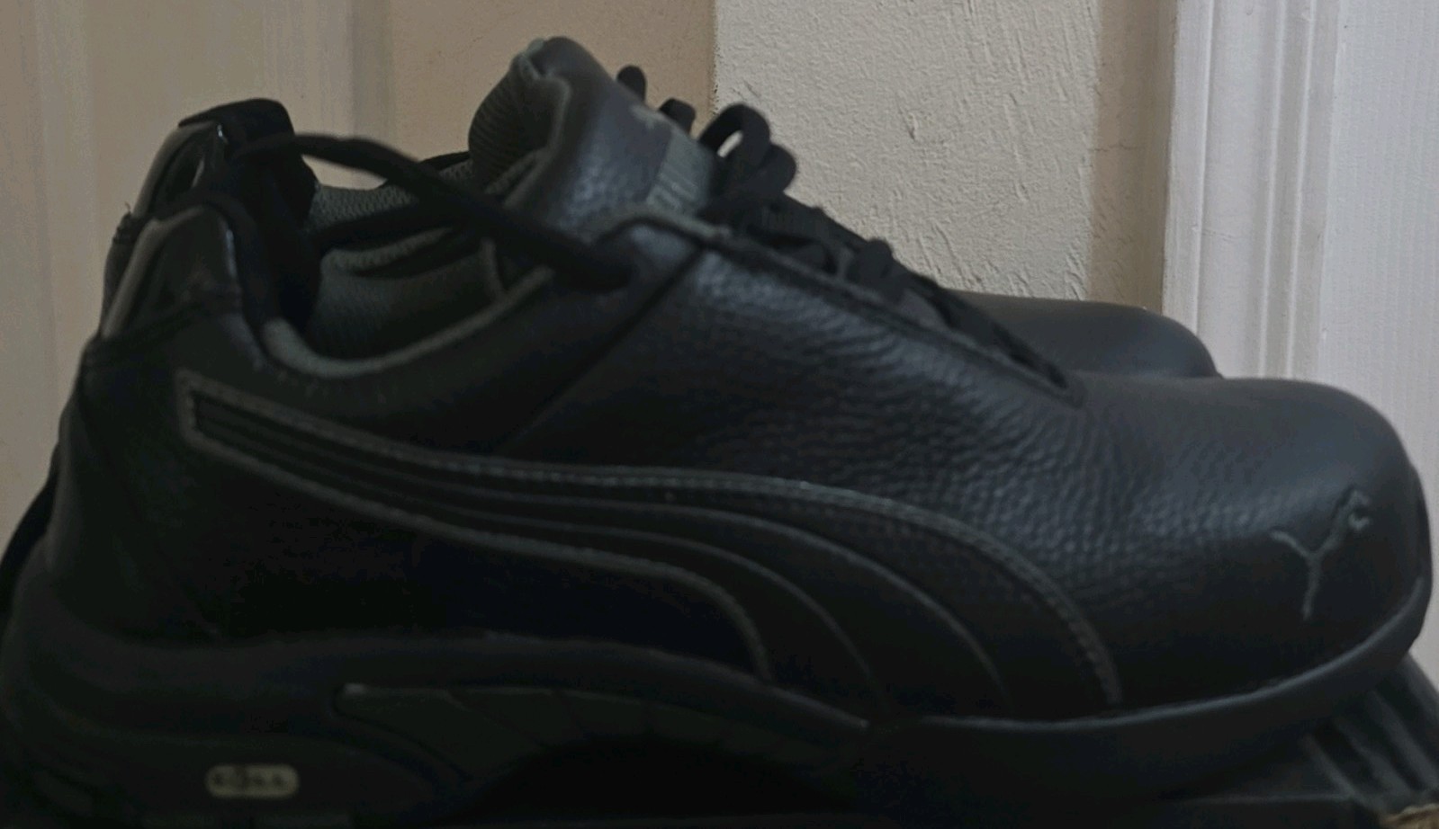 PUMA Velocity SD Black Leather Lace-Up Low TopAthletic SneakerWorkwear,Pre-Owned