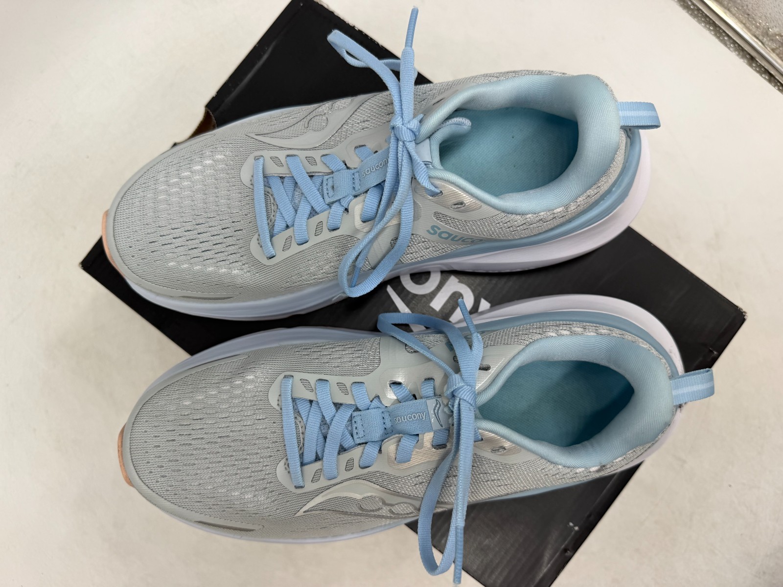 Saucony Guide 18 Sneakers Women’s Cloud Dream Athletic Lightweight Comfort – 8