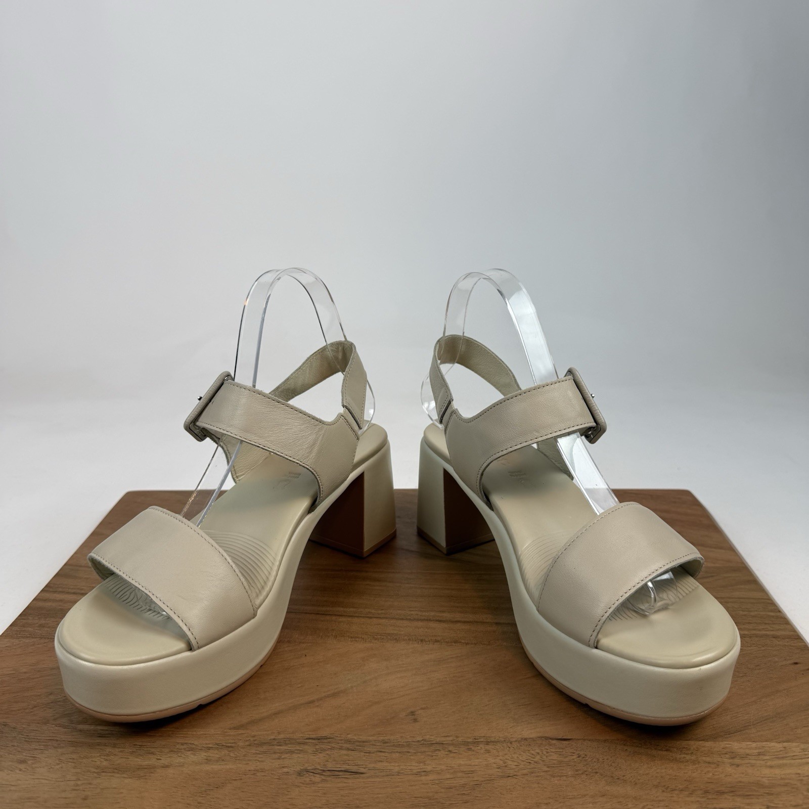 New Womens Naot Glamour Platform Leather Strappy Ivory Sandals Size 39 US 8-8.5