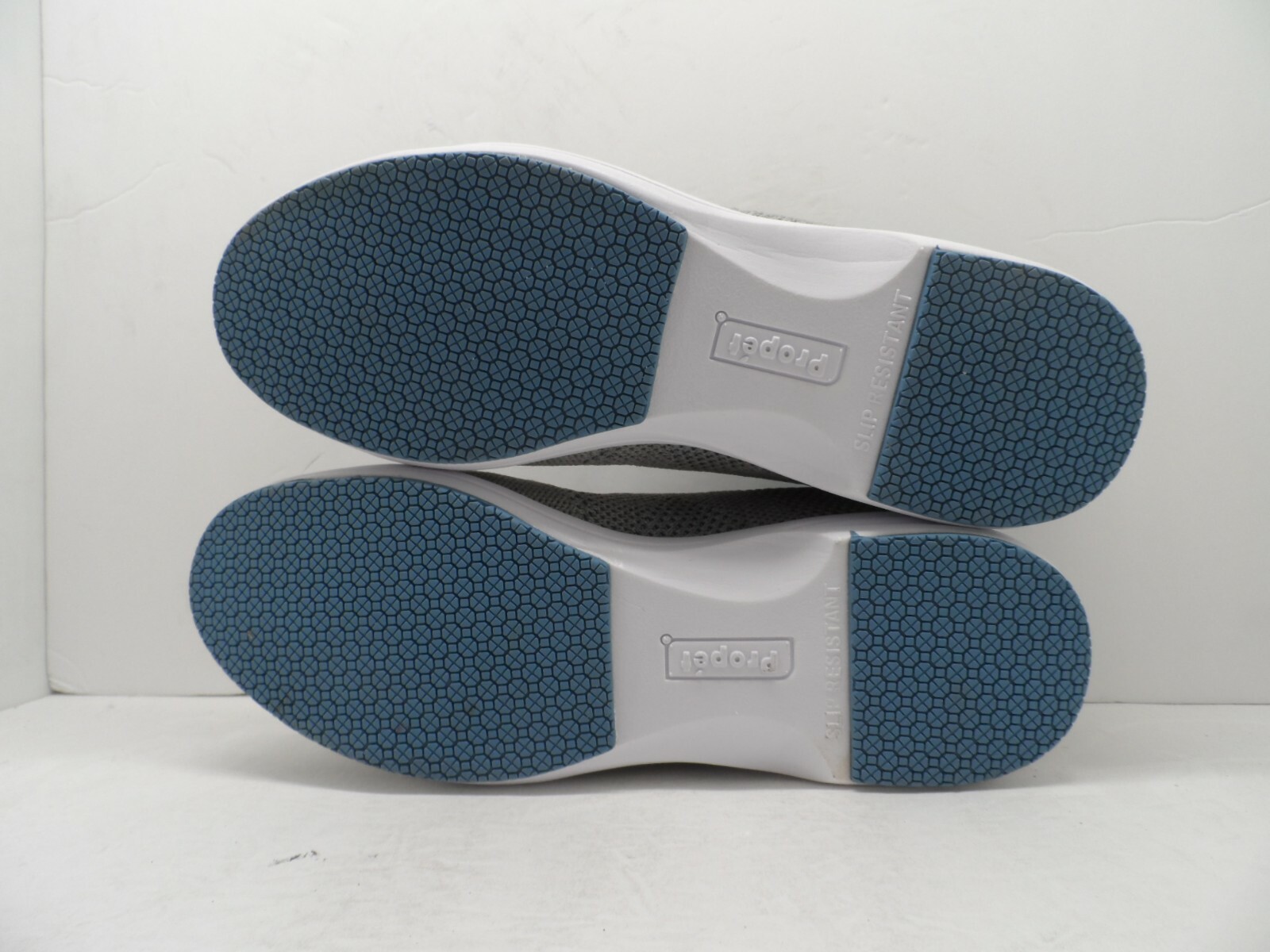 Propet Women’s Washable Walker Evolution Shoe WCS012M Light Gray/Light Blue 9D