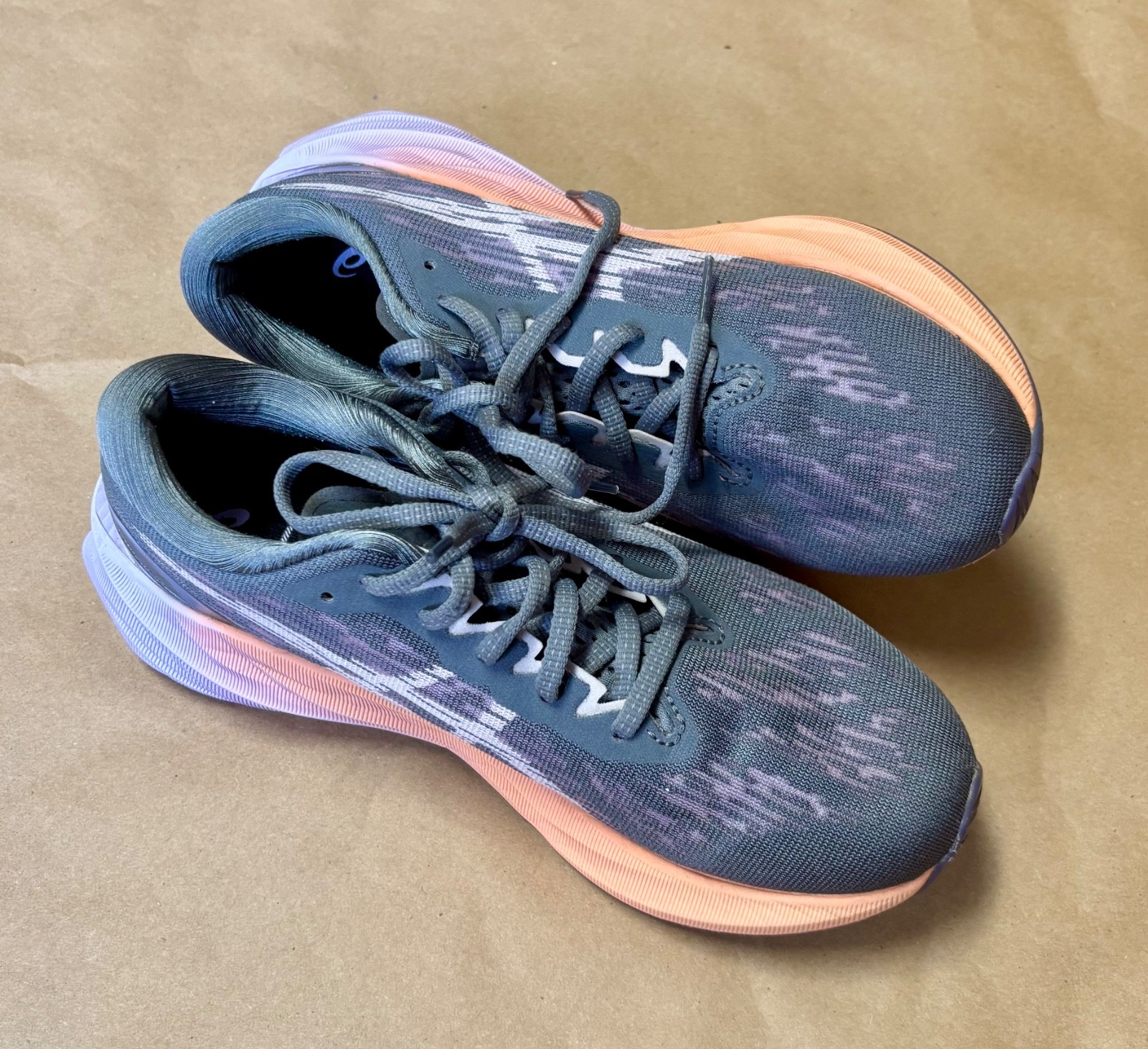 women asics 8.5 novablast 3 FF Blast+