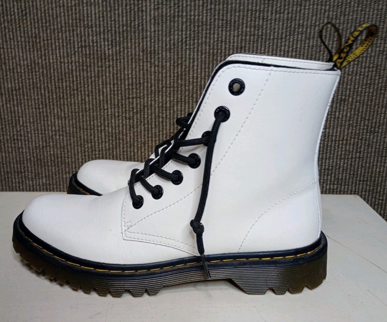 Dr. Martens Luana Women’s Size 9 Boots White