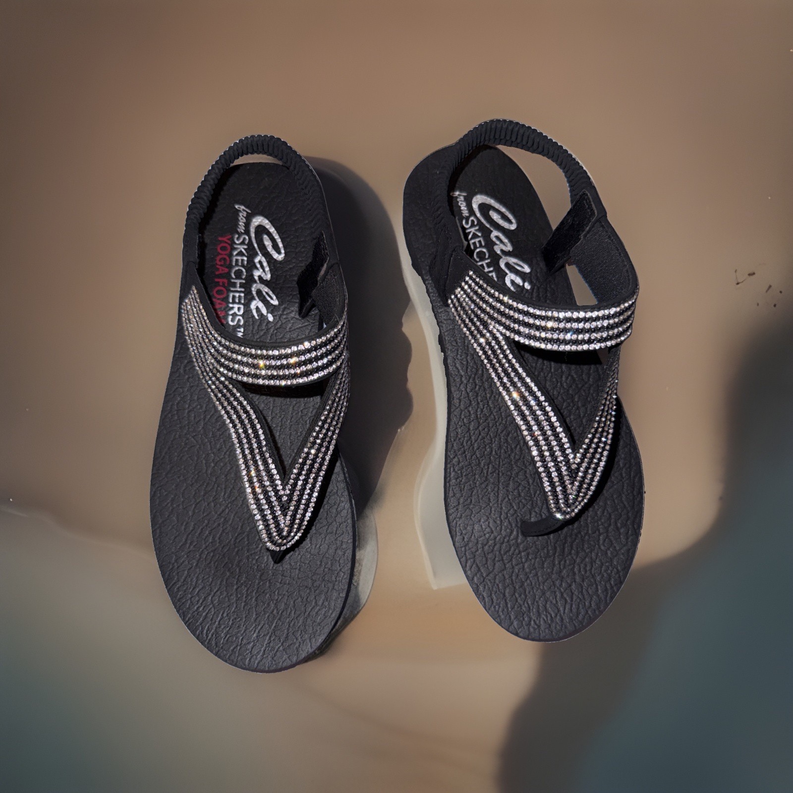 Cali Thong Flip Flops Flat Sandals from Skechers Size 10 Women’s With Yoga Foam