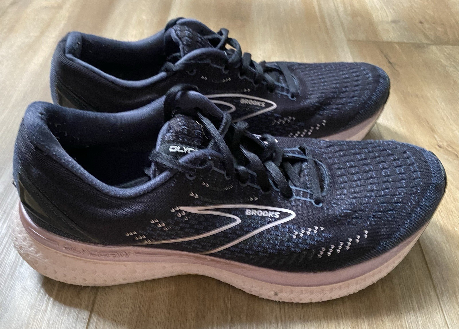 Size 11 – Brooks Glycerin Black