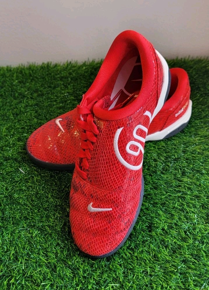 Nike Total 90 SE Fire Red Snakeskin Women’s Size 8 Indoor Soccer Shoe IB4204-600