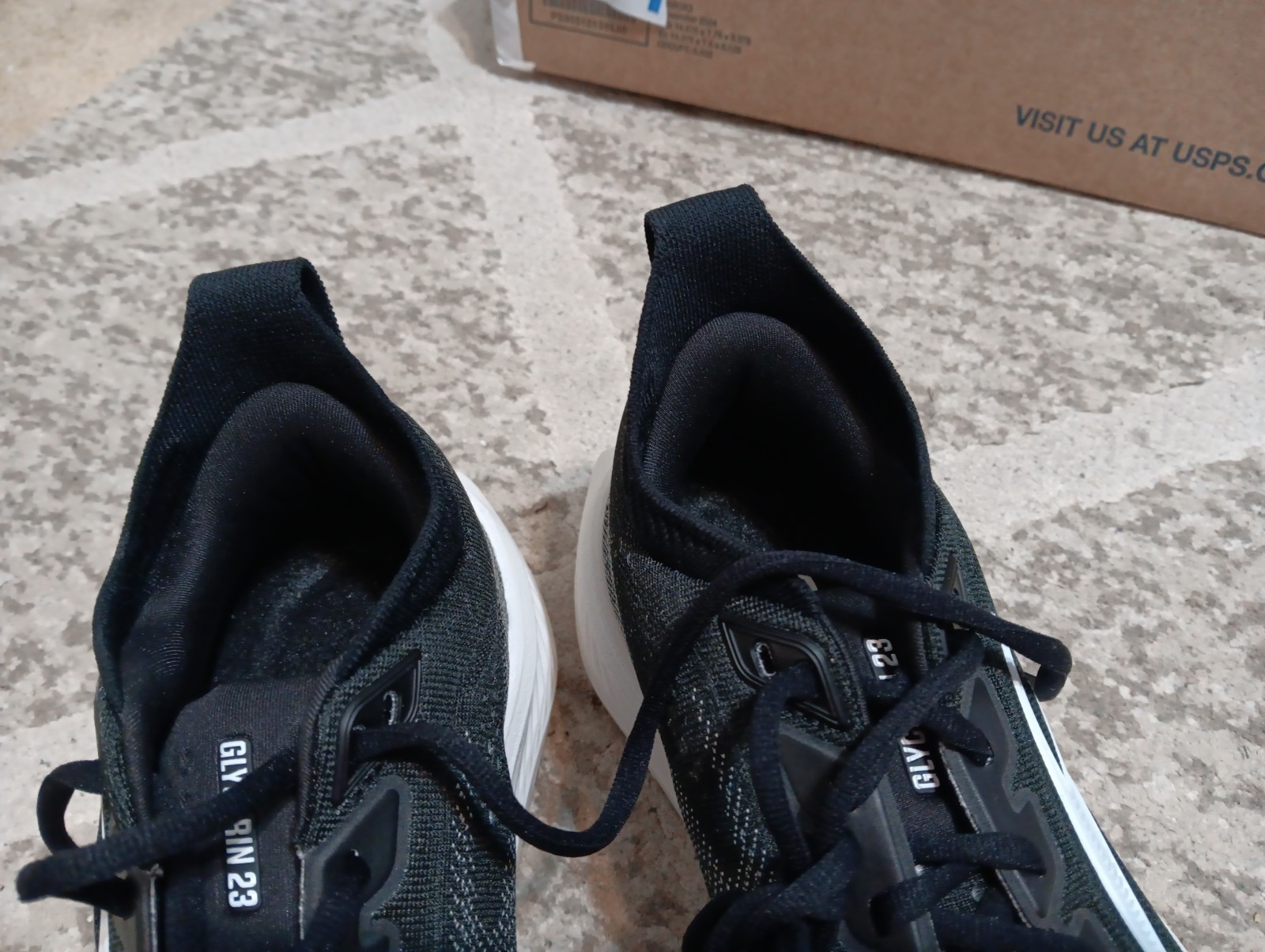 Brooks Glycerin 23 Women’s Size 7 B Shoes Black Grey White Size 1204651B090
