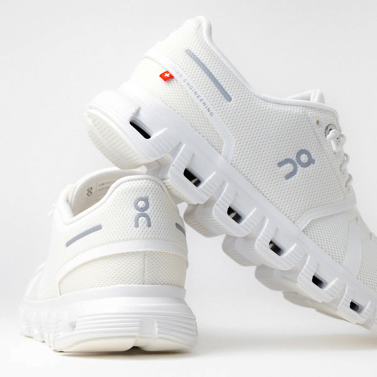On Cloud 6 Sneakers White/White Women’s Running Shoes Size 6-9.5